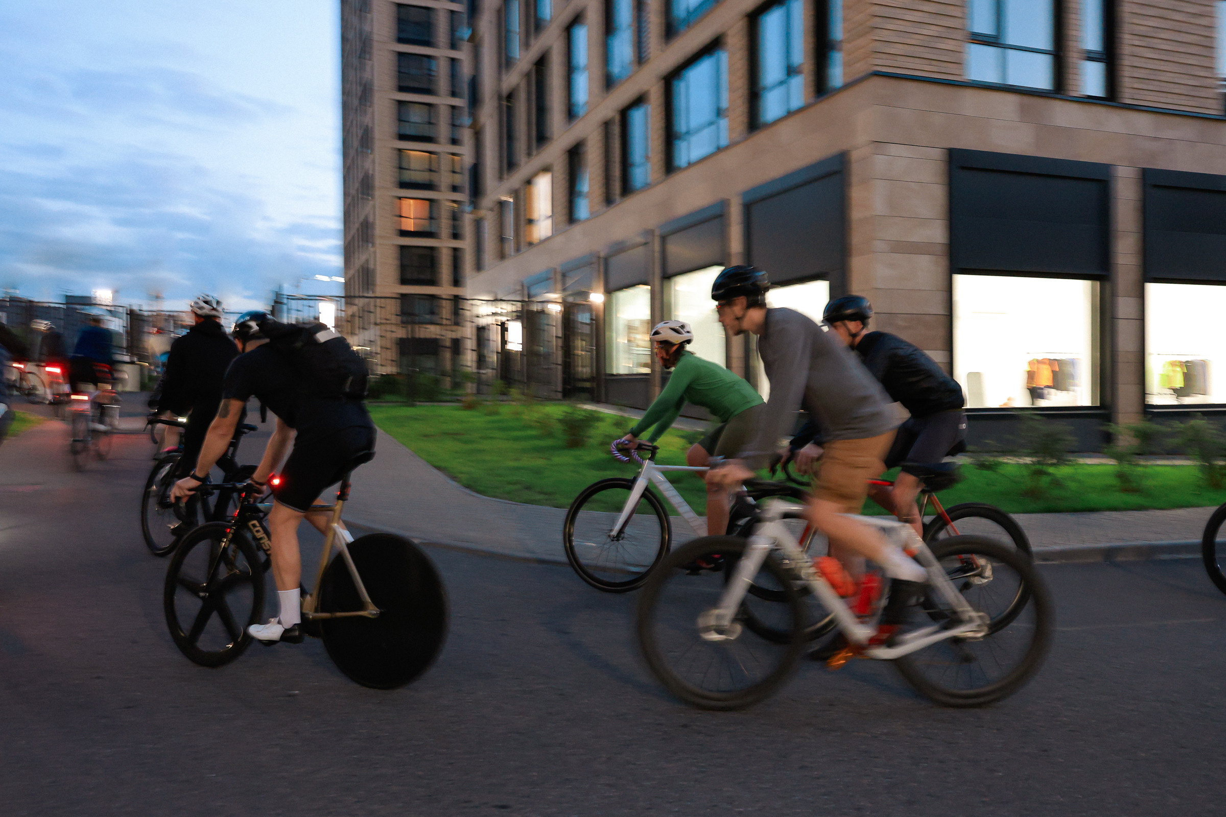 /РЕПОРТАЖ/ Вечерний заезд VETER.CC. 2023. Свадебный фотограф Великий Новгород Станислав Кособудский