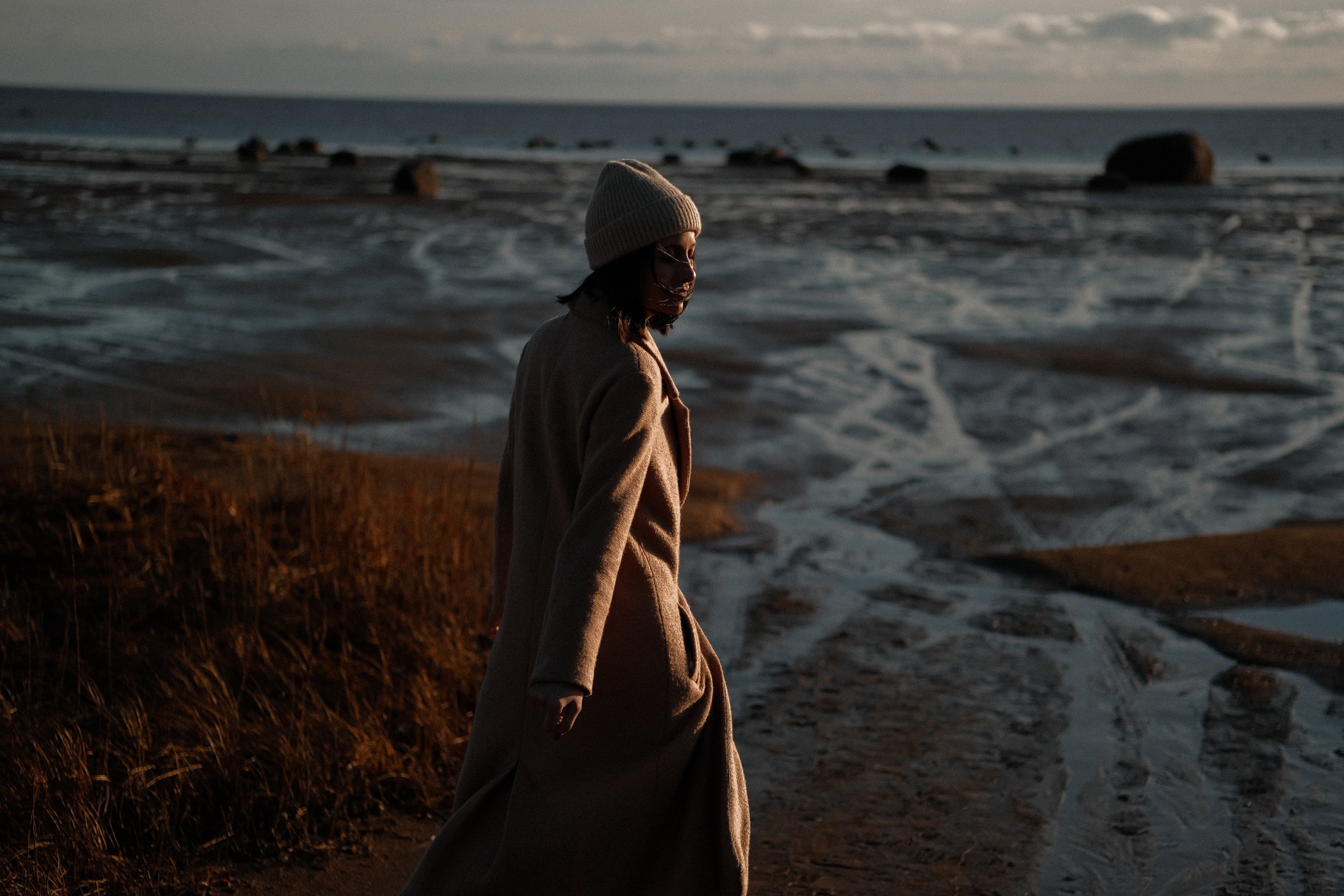 Осенний берег озера. 2021. Свадебный фотограф Великий Новгород Станислав Кособудский