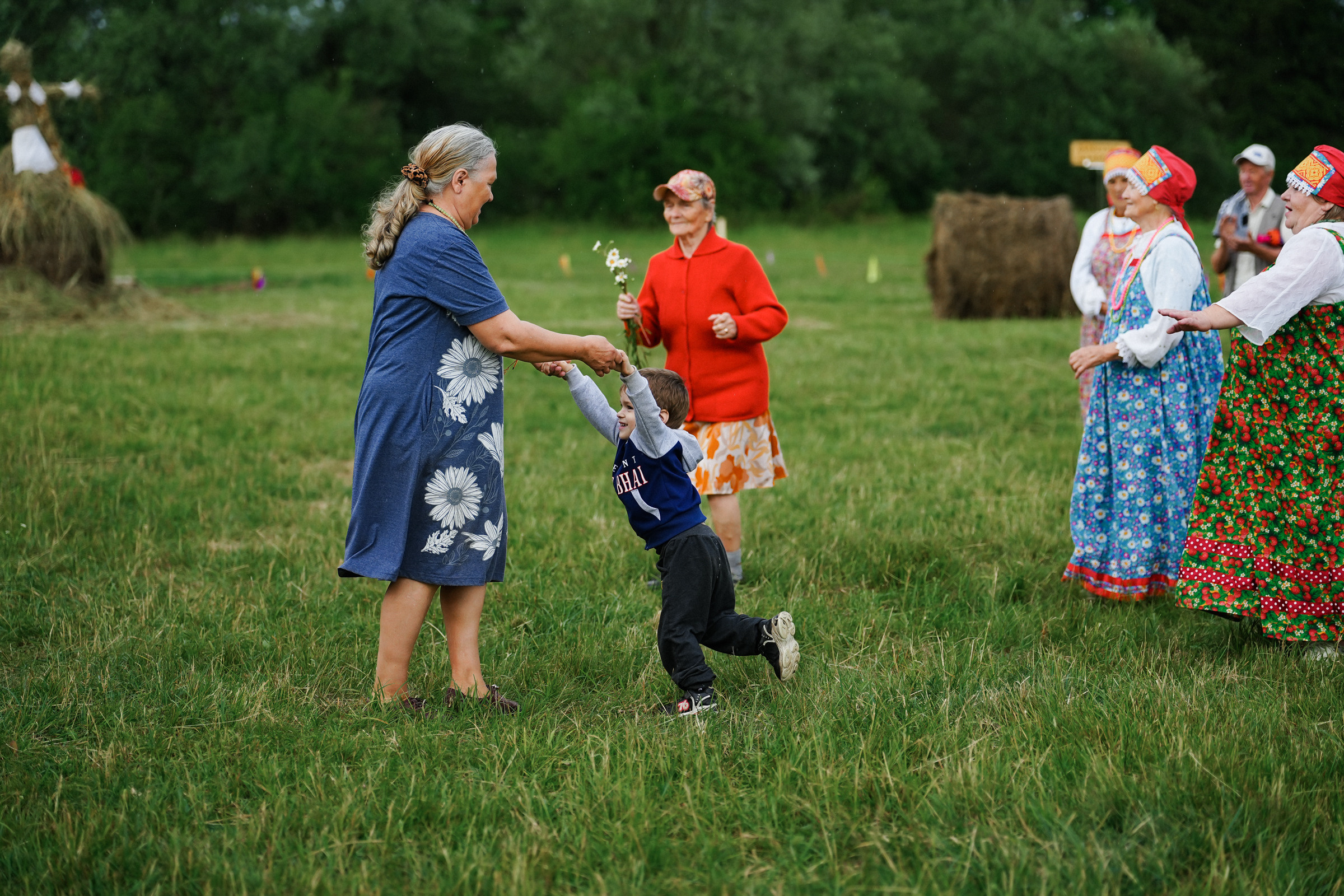 /РЕПОРТАЖ/ Фестиваль СЕНОВАЛ 01.07.2023 (Парфино). Свадебный фотограф Великий Новгород Станислав Кособудский