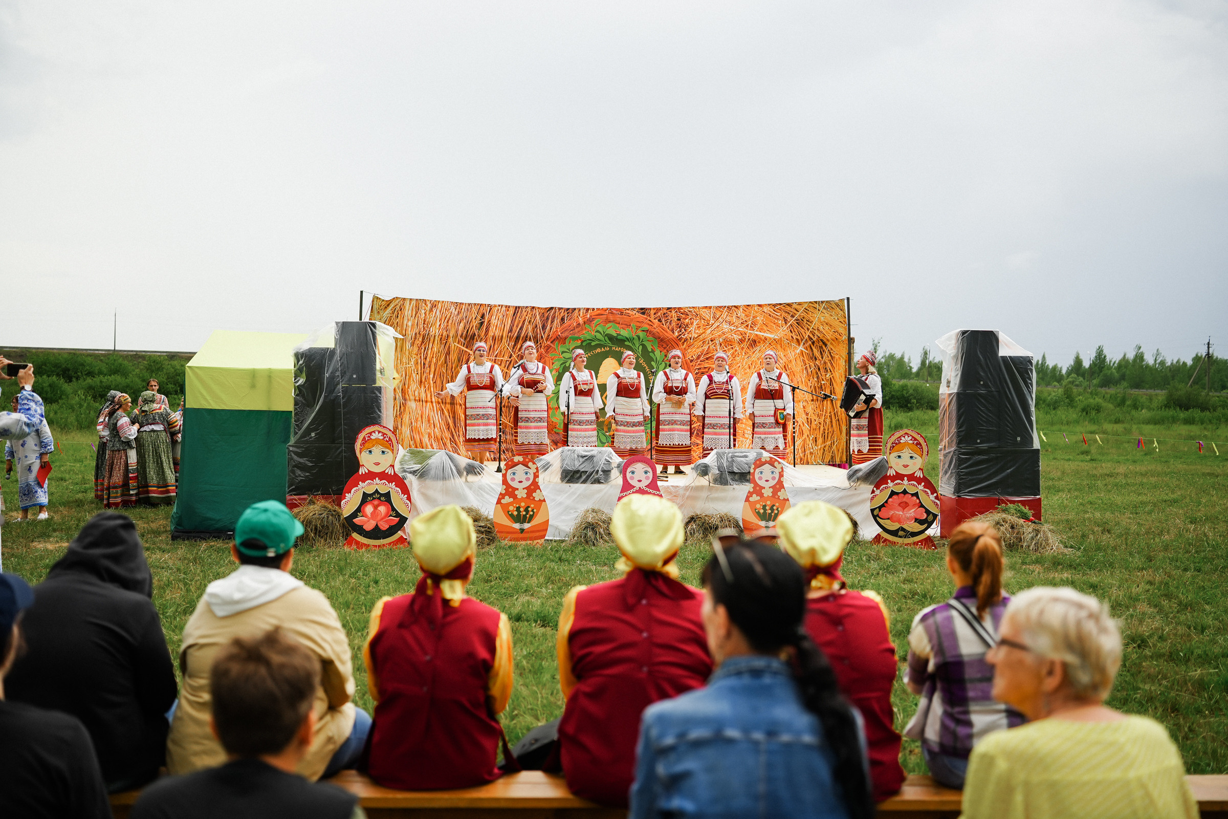 /РЕПОРТАЖ/ Фестиваль СЕНОВАЛ 01.07.2023 (Парфино). Свадебный фотограф Великий Новгород Станислав Кособудский