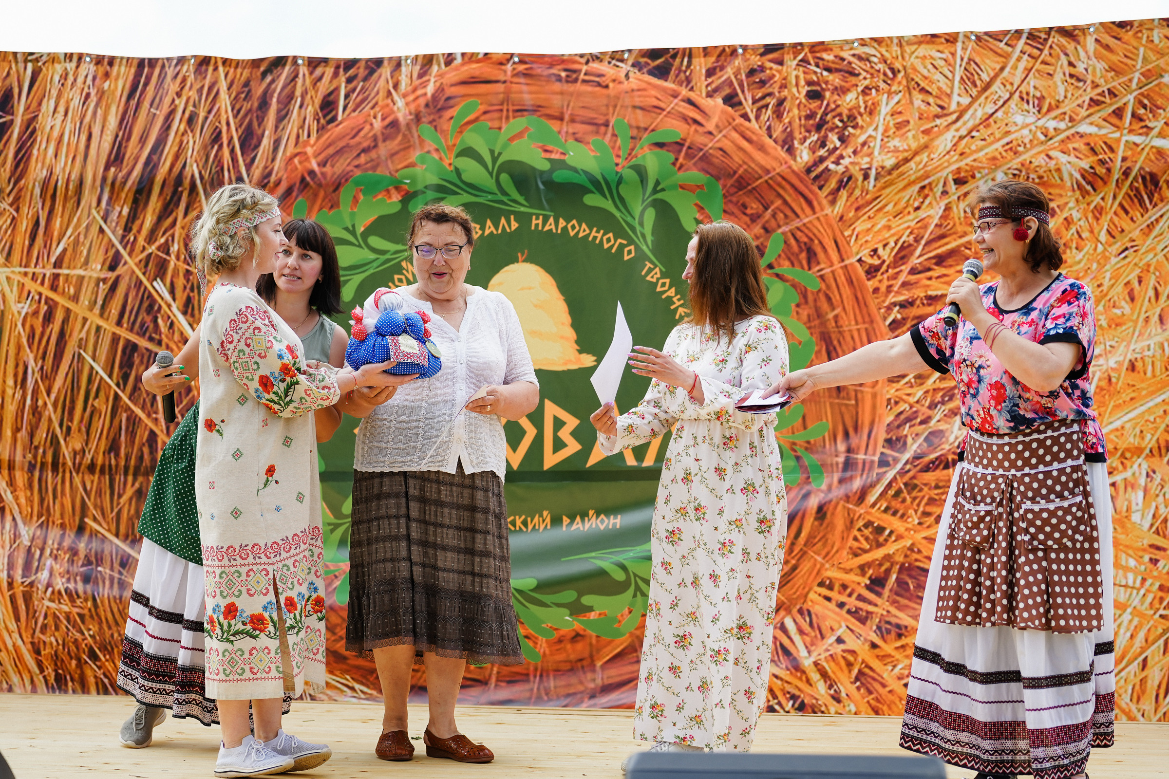 /РЕПОРТАЖ/ Фестиваль СЕНОВАЛ 01.07.2023 (Парфино). Свадебный фотограф Великий Новгород Станислав Кособудский
