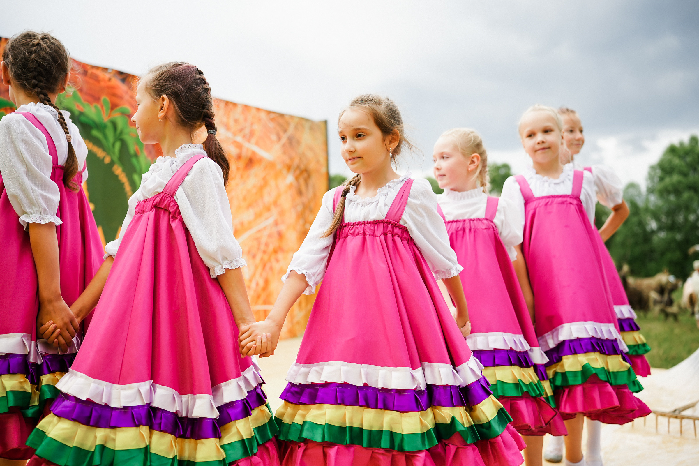 /РЕПОРТАЖ/ Фестиваль СЕНОВАЛ 01.07.2023 (Парфино). Свадебный фотограф Великий Новгород Станислав Кособудский