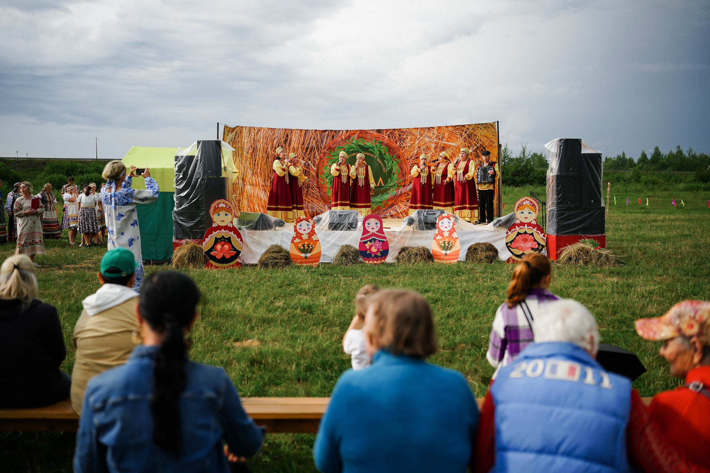 /РЕПОРТАЖ/ Фестиваль СЕНОВАЛ 01.07.2023 (Парфино). Свадебный фотограф Великий Новгород Станислав Кособудский