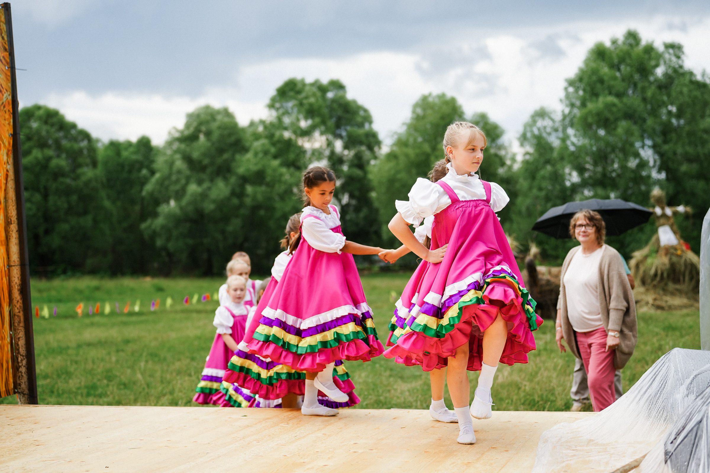 /РЕПОРТАЖ/ Фестиваль СЕНОВАЛ 01.07.2023 (Парфино). Свадебный фотограф Великий Новгород Станислав Кособудский
