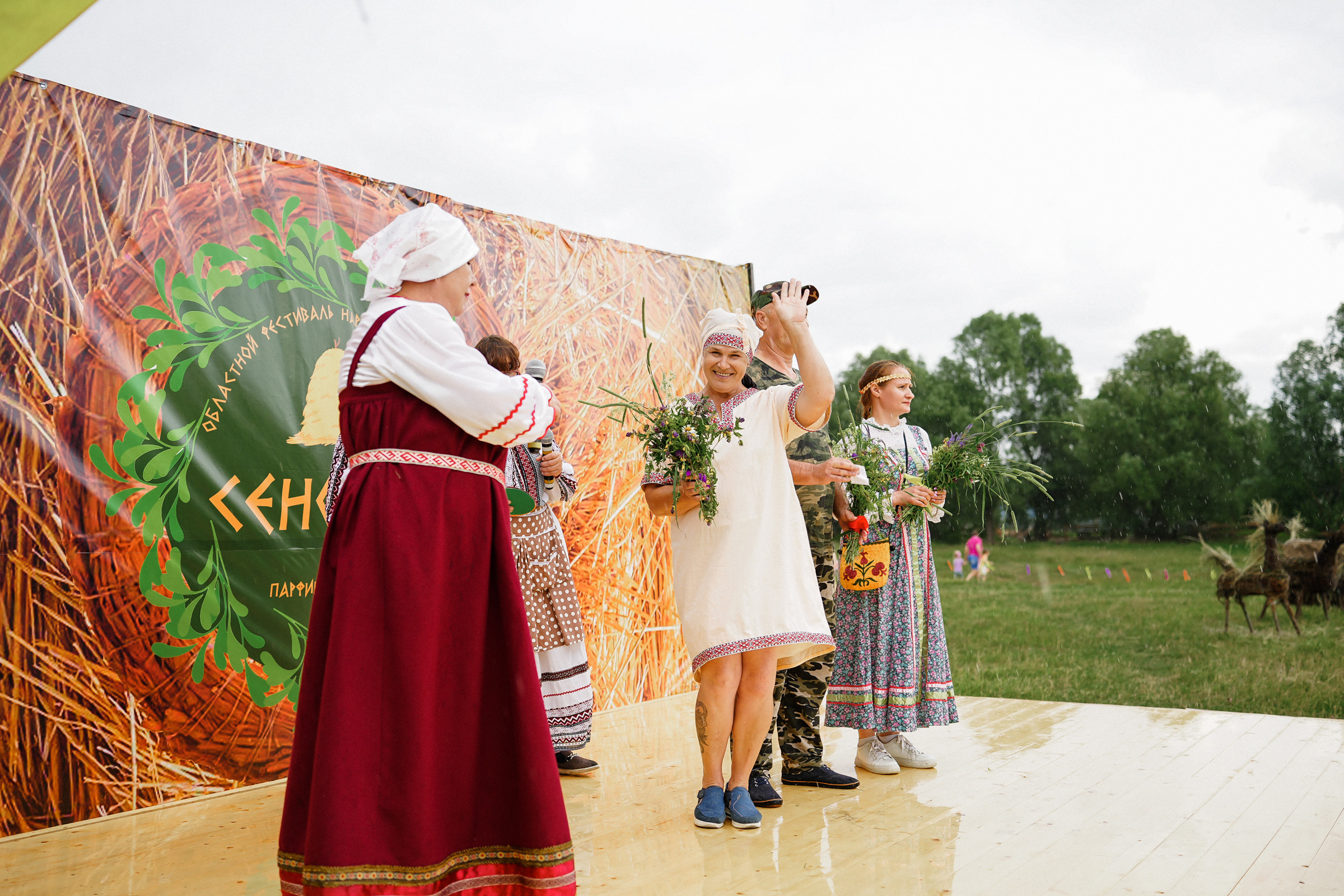 /РЕПОРТАЖ/ Фестиваль СЕНОВАЛ 01.07.2023 (Парфино). Свадебный фотограф Великий Новгород Станислав Кособудский