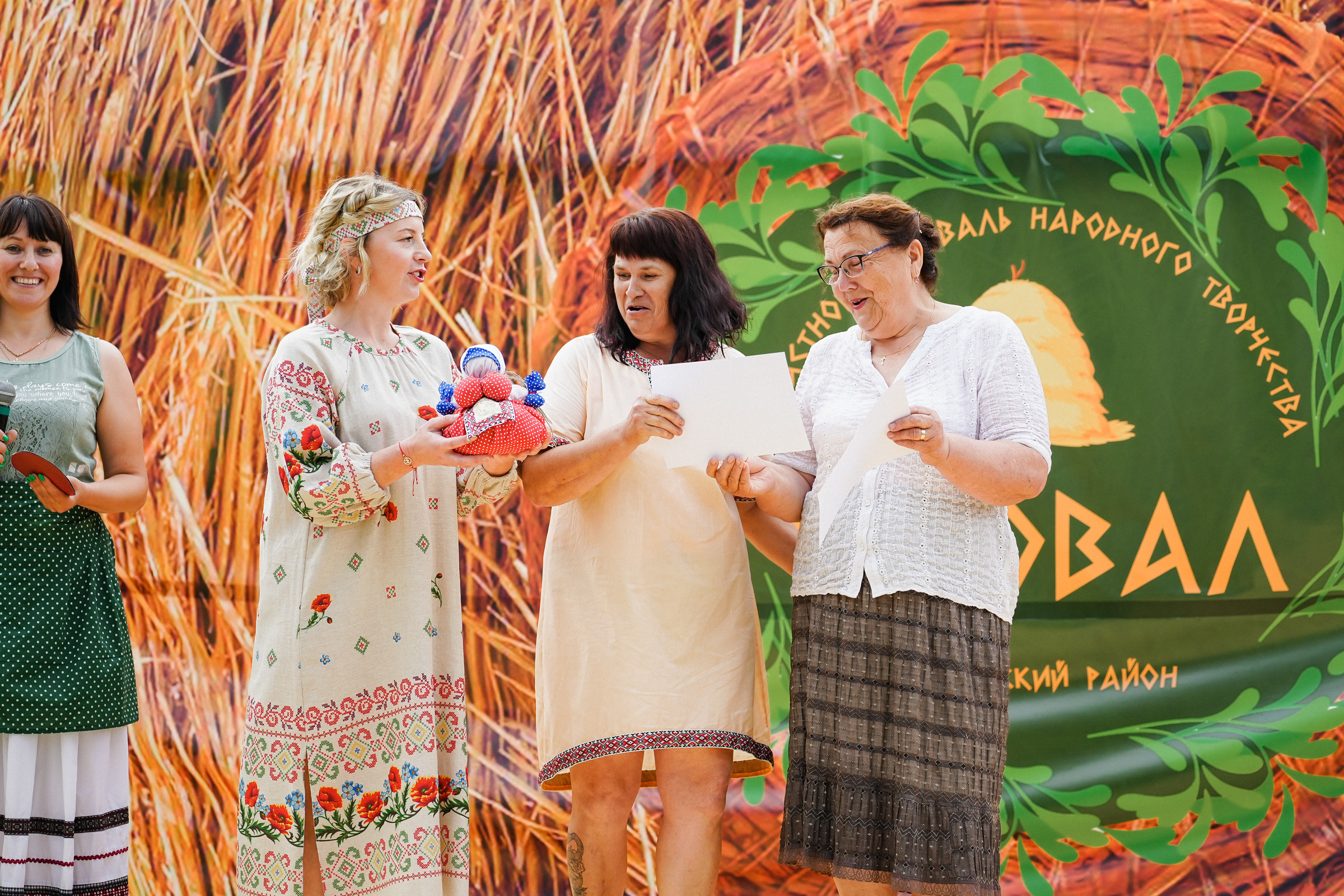 /РЕПОРТАЖ/ Фестиваль СЕНОВАЛ 01.07.2023 (Парфино). Свадебный фотограф Великий Новгород Станислав Кособудский