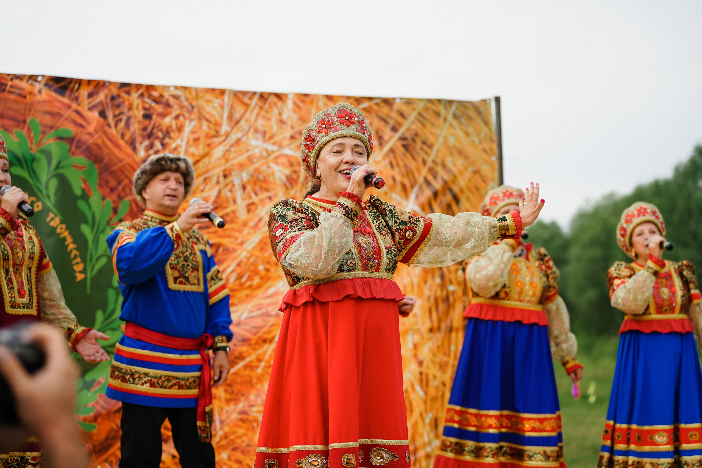 /РЕПОРТАЖ/ Фестиваль СЕНОВАЛ 01.07.2023 (Парфино). Свадебный фотограф Великий Новгород Станислав Кособудский