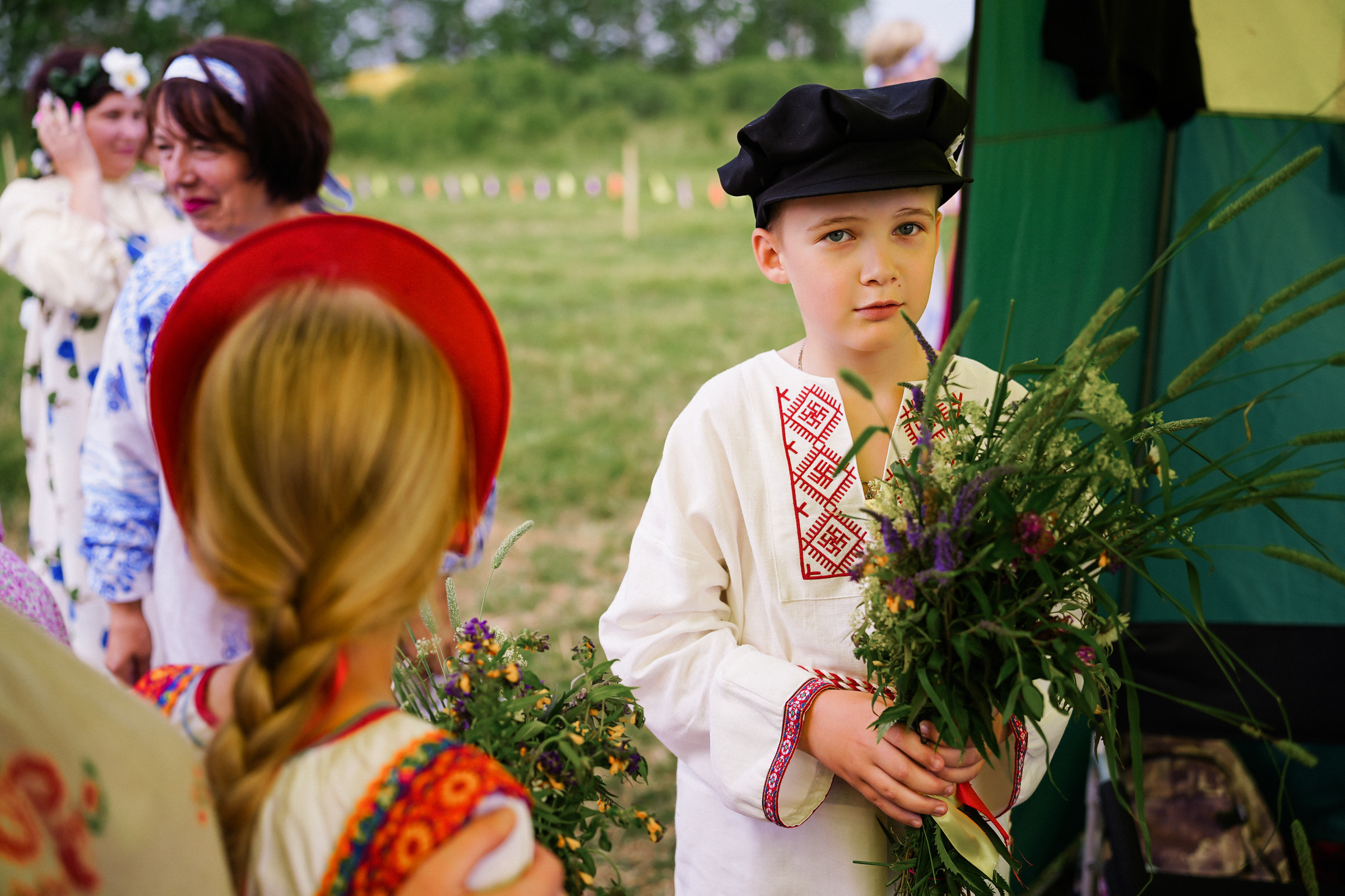 /РЕПОРТАЖ/ Фестиваль СЕНОВАЛ 01.07.2023 (Парфино). Свадебный фотограф Великий Новгород Станислав Кособудский
