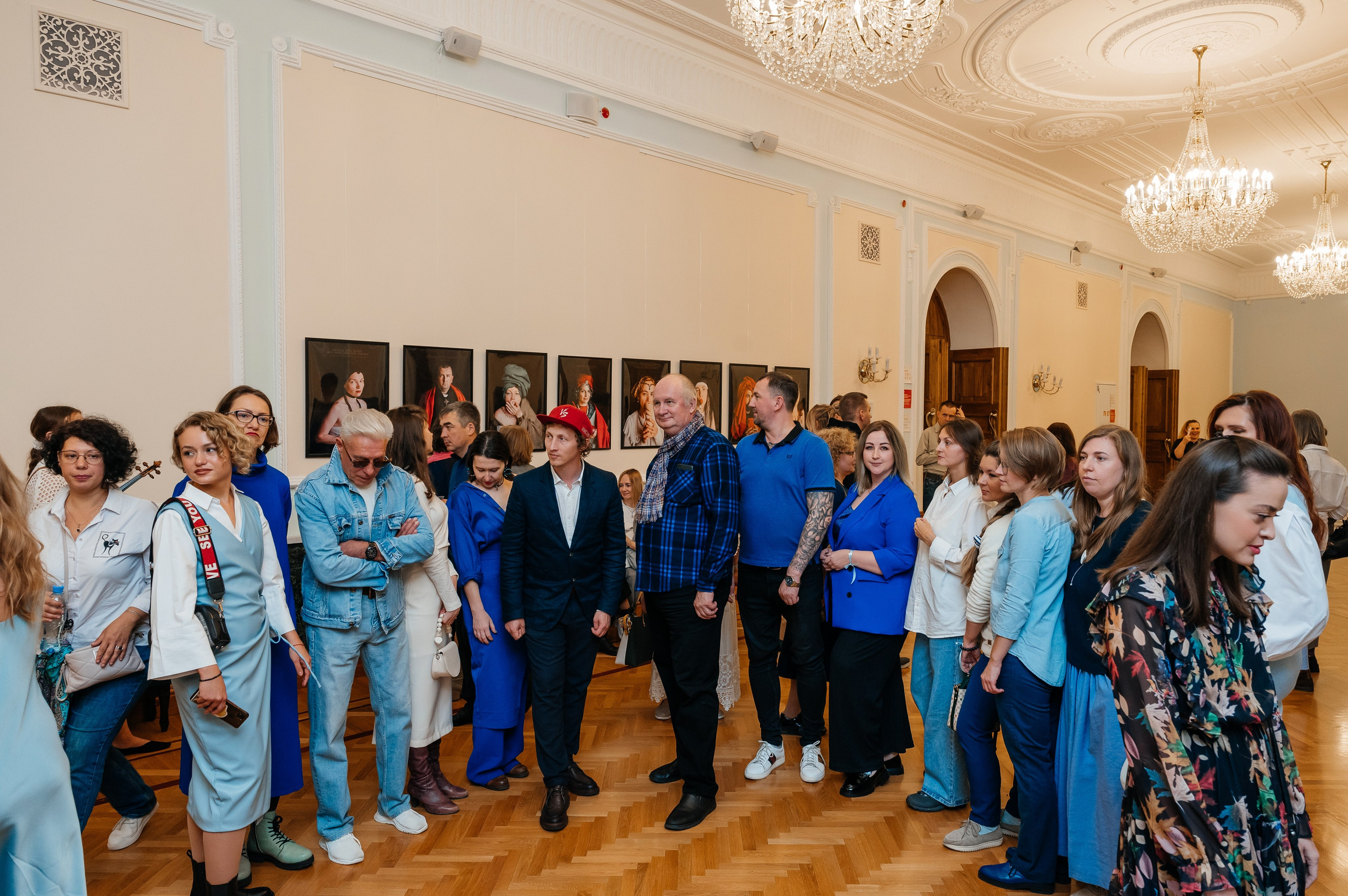 Открытие выставки Кати Васильевой в Молодежном театре. Wedding and family photographer USA