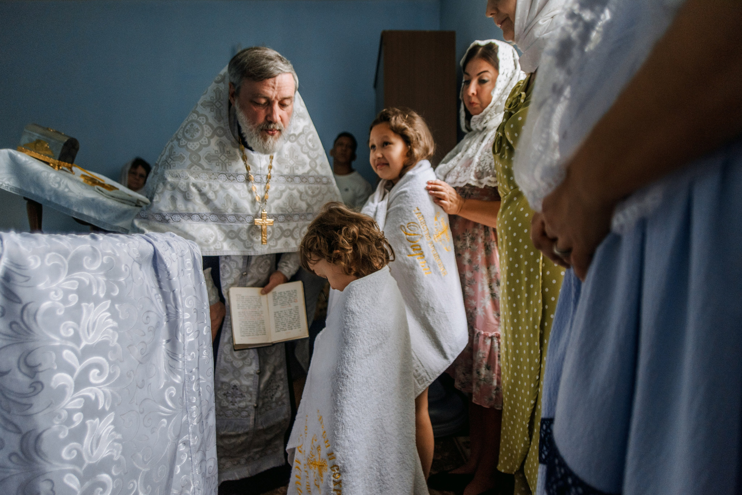 Крещение Даши и Алены. Семейный документальный фотограф в Волгограде Мариэта Додина