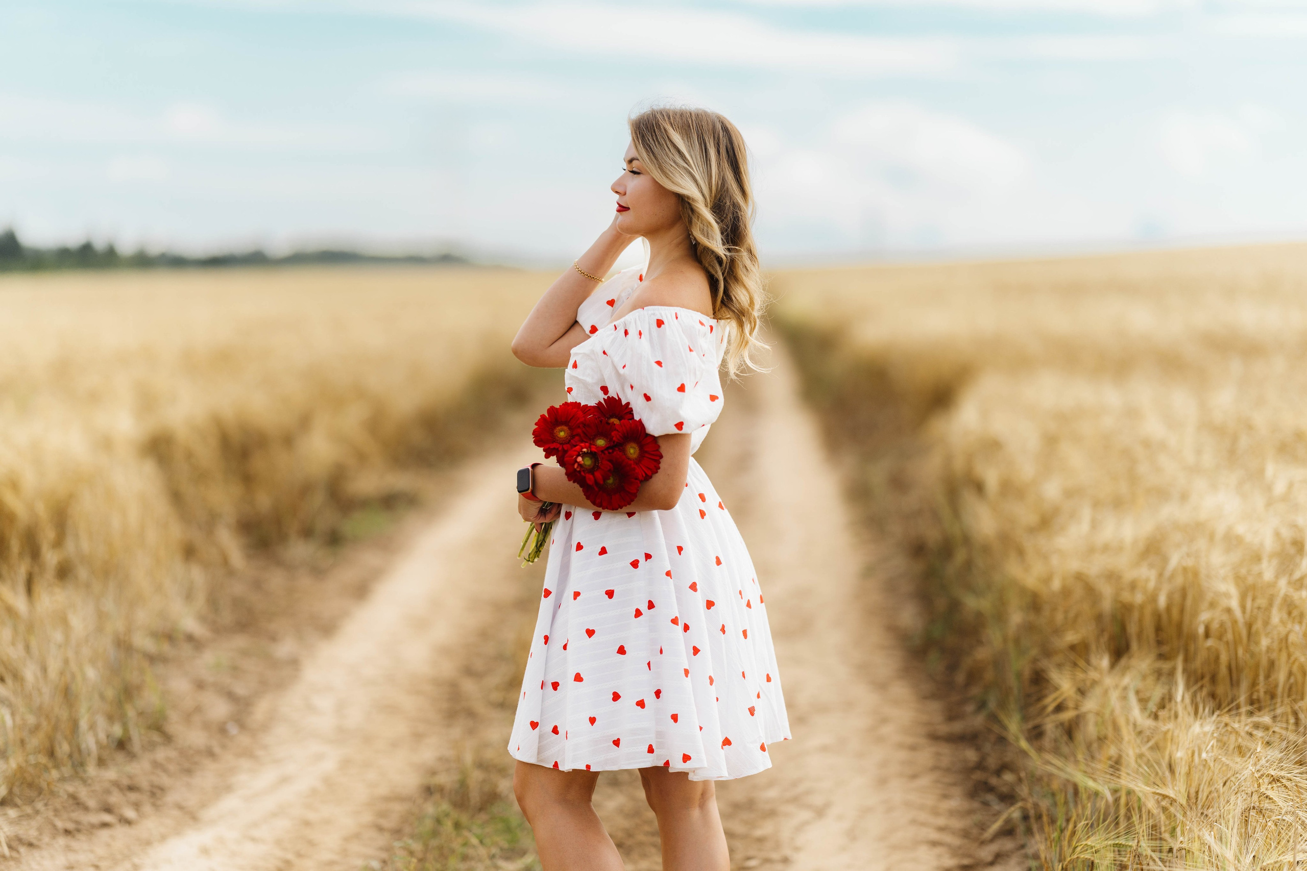Елена, Сергиев Посад, пшеничное поле. Наталья Дукалова фотограф Щелково Королев Пушкино Москва Балашиха