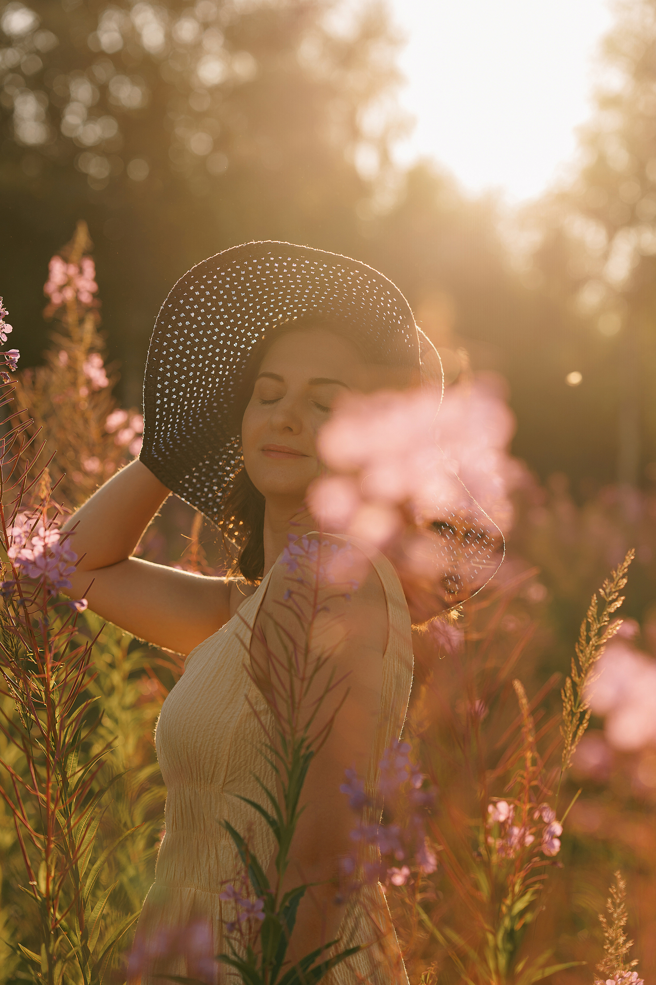 Фотосессия в поле. Свадебный фотограф