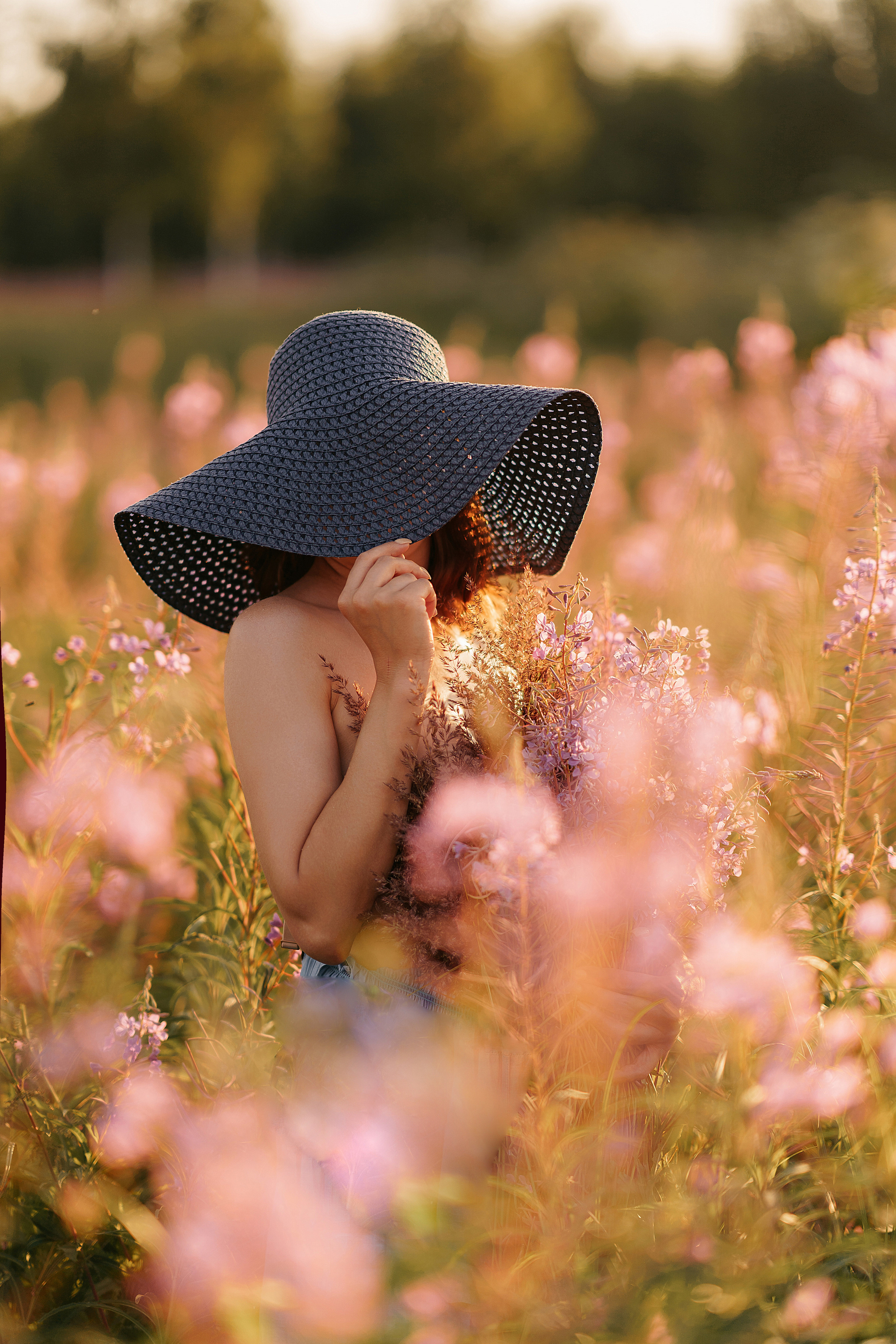 Фотосессия в поле. Свадебный фотограф