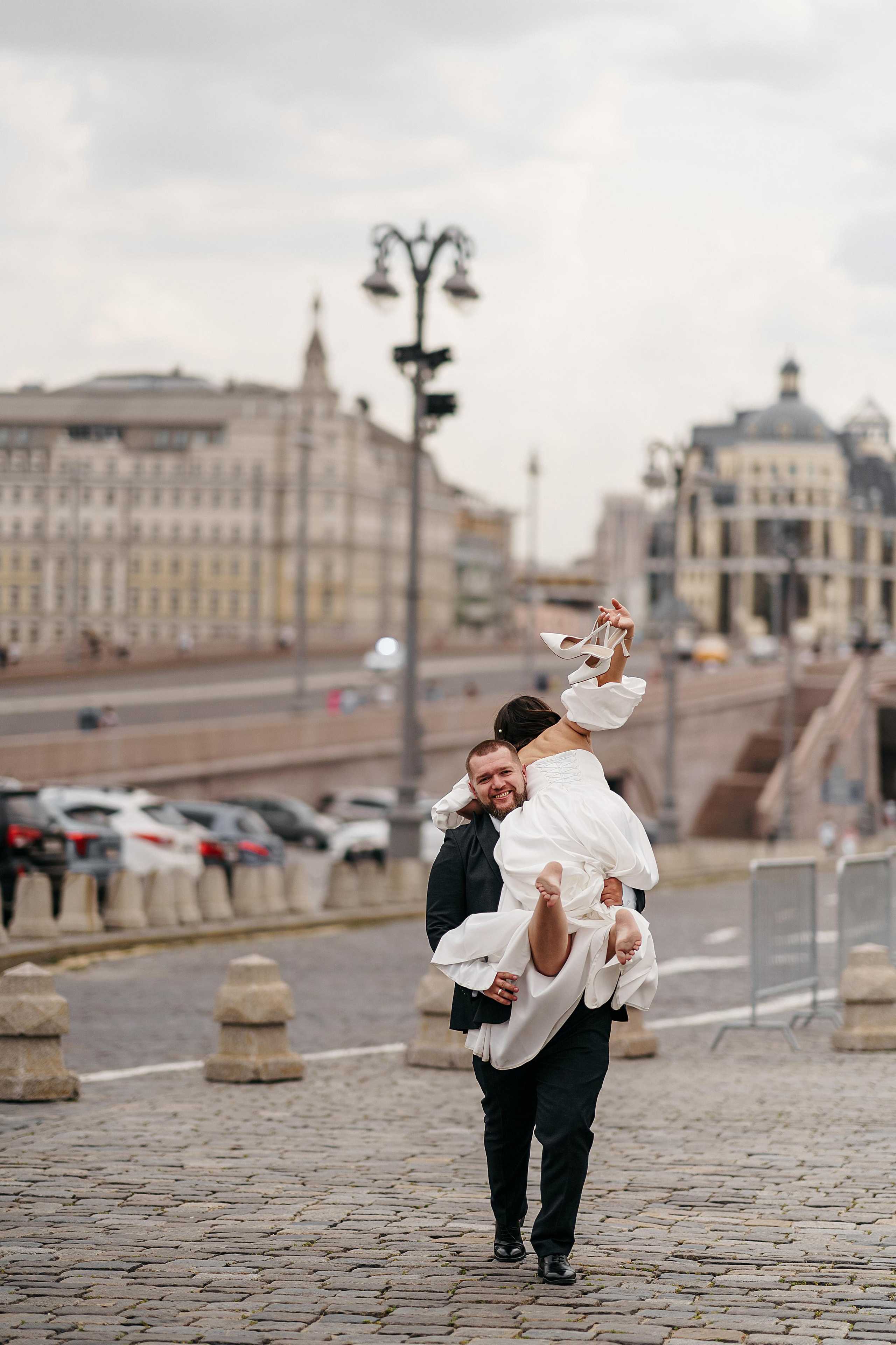 Венчание и прогулка у ГУМа (пол дня). Свадебный фотограф