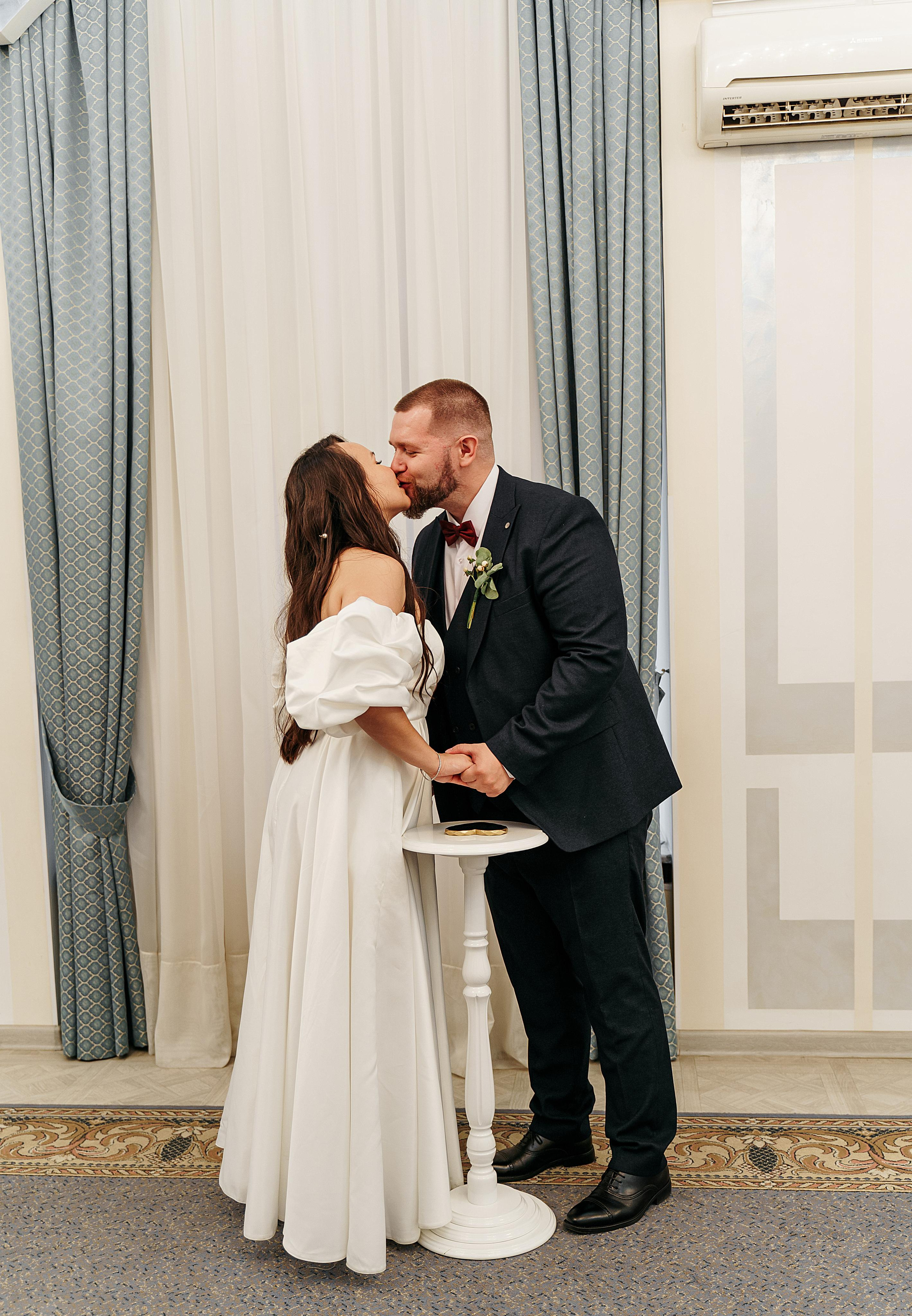 Венчание и прогулка у ГУМа (пол дня). Свадебный фотограф