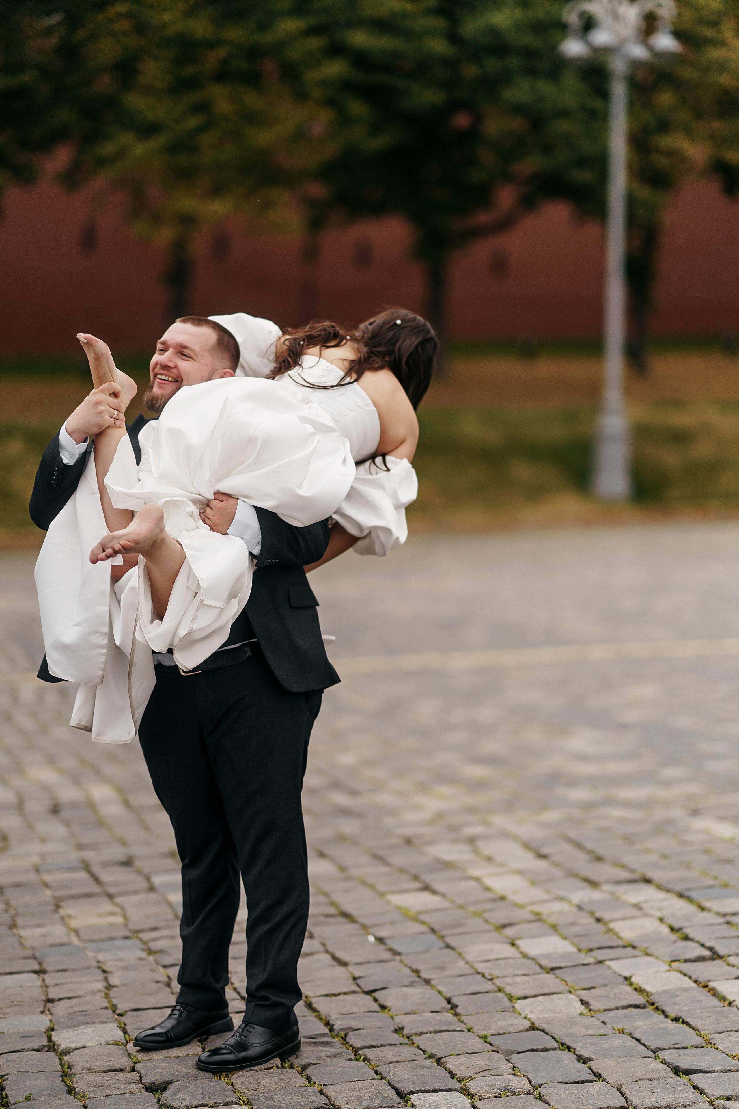 Венчание и прогулка у ГУМа (пол дня). Свадебный фотограф