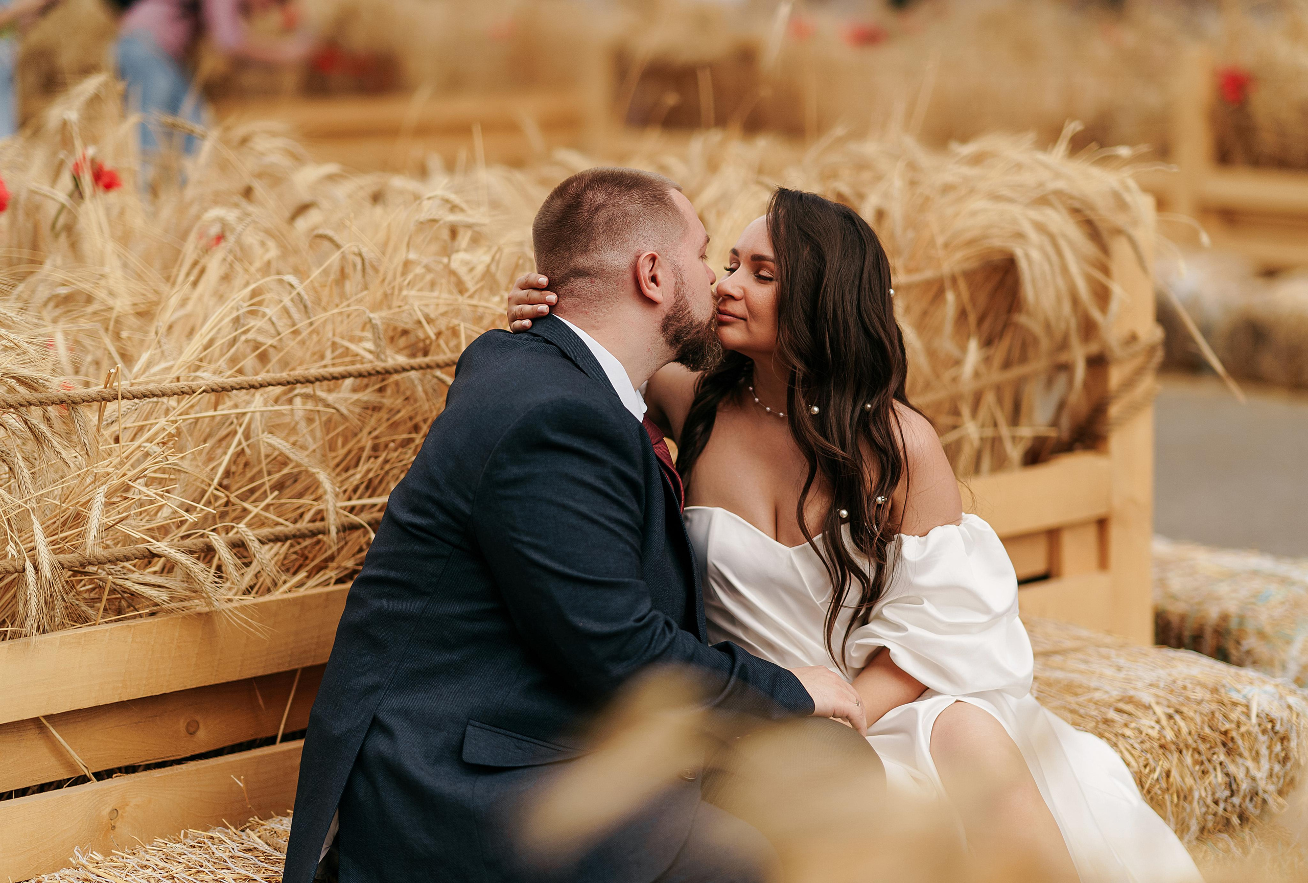 Венчание и прогулка у ГУМа (пол дня). Свадебный фотограф