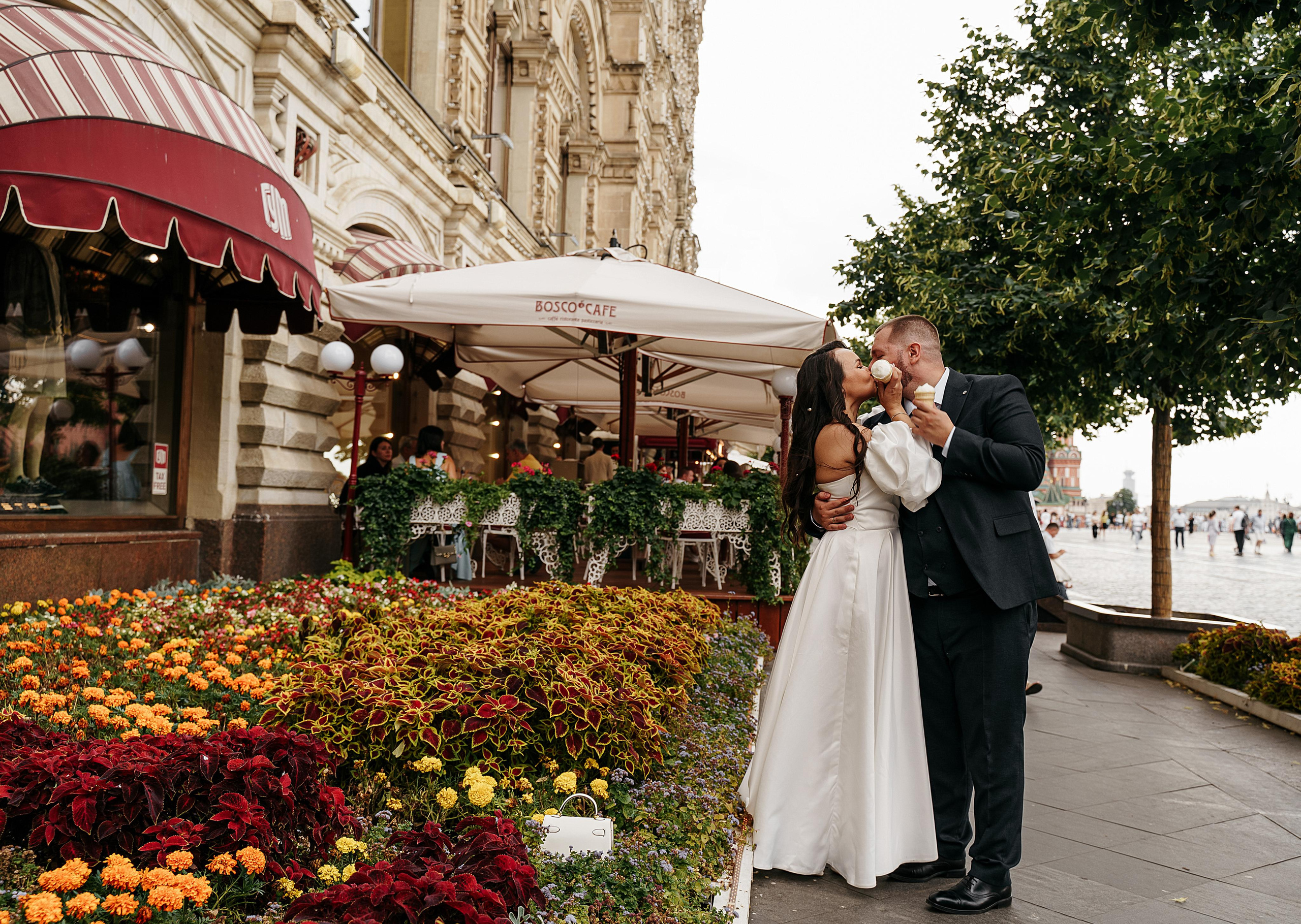 Венчание и прогулка у ГУМа (пол дня). Свадебный фотограф