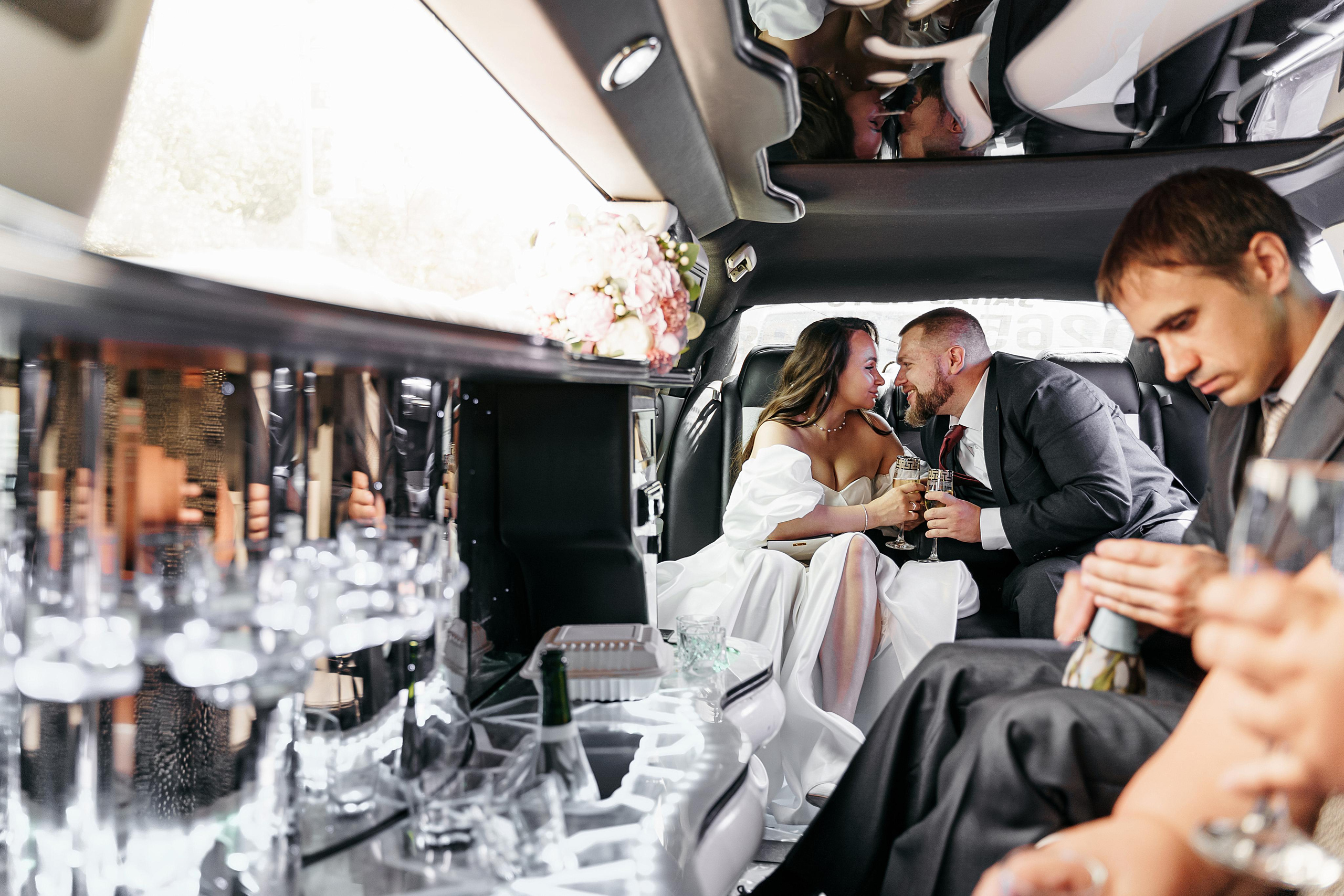 Венчание и прогулка у ГУМа (пол дня). Свадебный фотограф