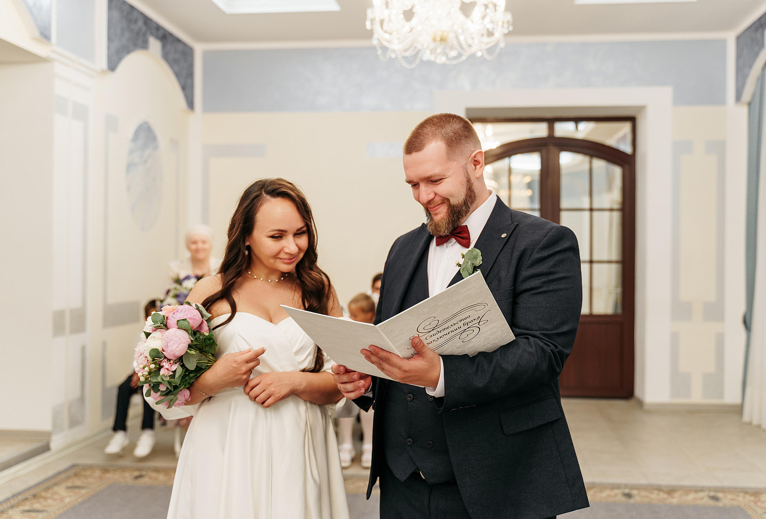 Венчание и прогулка у ГУМа (пол дня). Свадебный фотограф