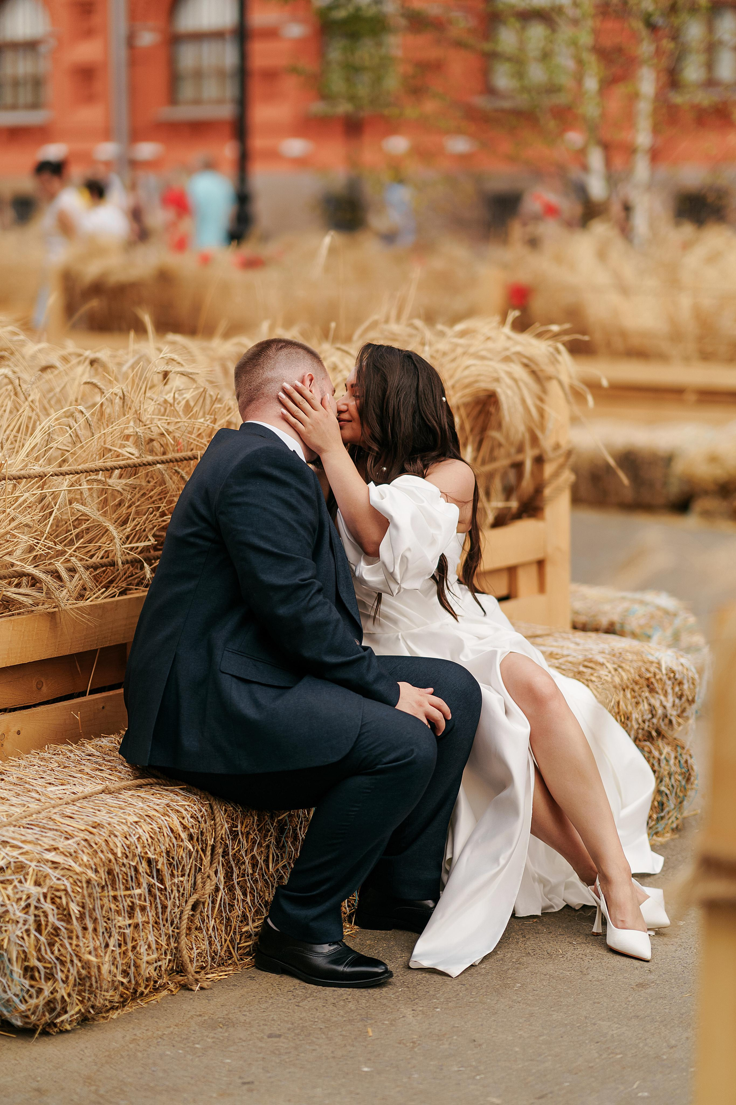 Венчание и прогулка у ГУМа (пол дня). Свадебный фотограф