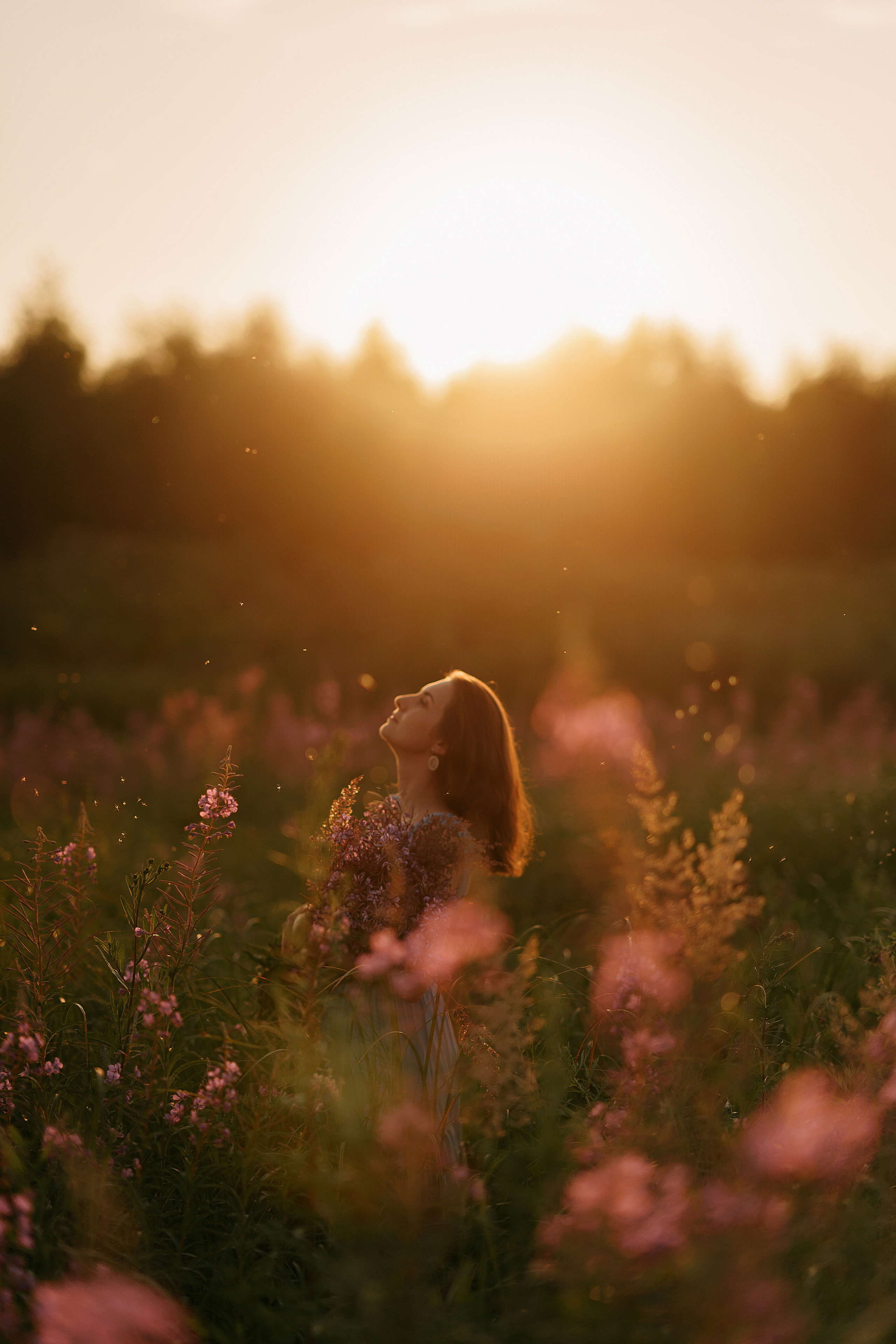 Фотосессия в поле. Свадебный фотограф