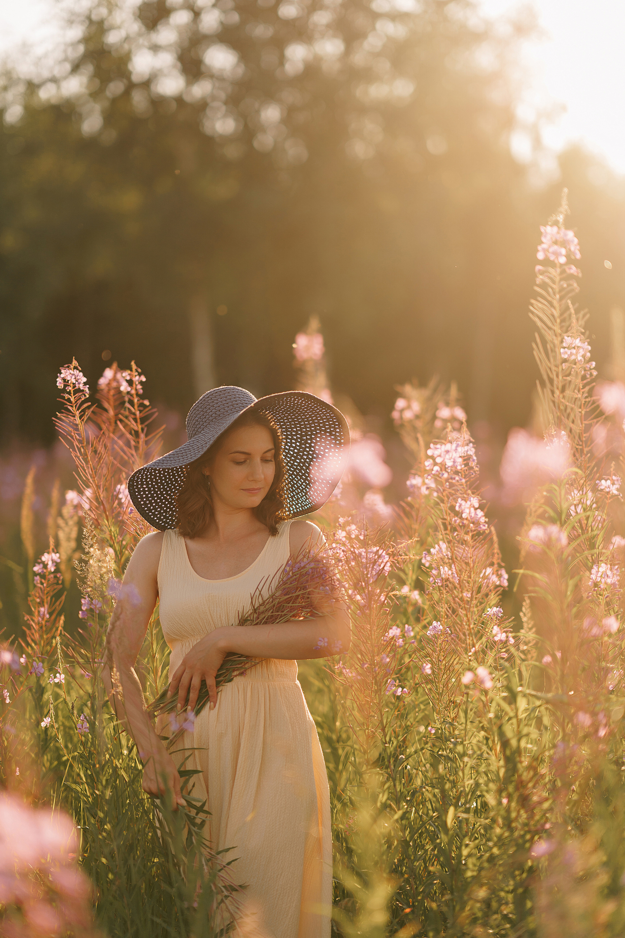 Фотосессия в поле. Свадебный фотограф