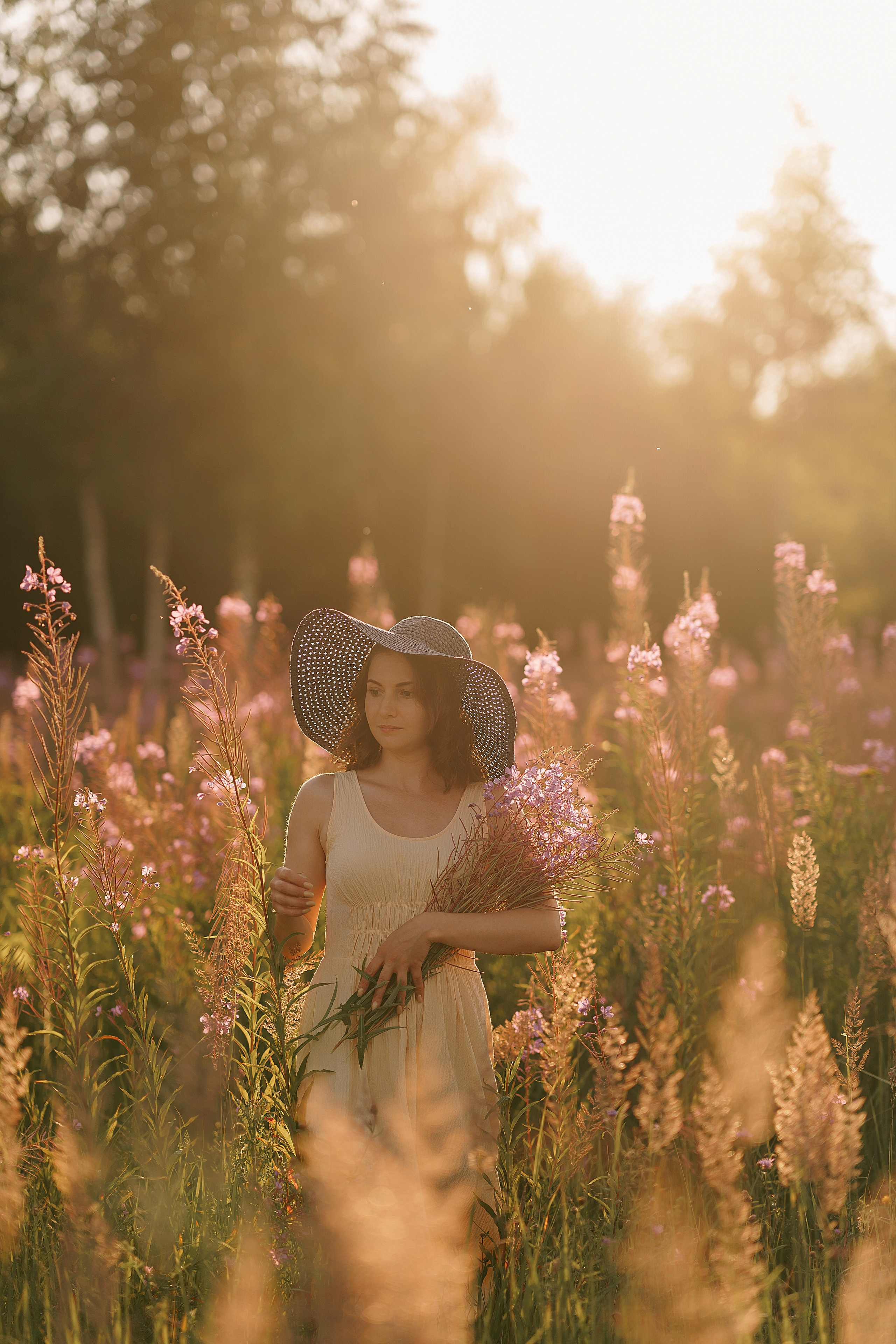 Фотосессия в поле. Свадебный фотограф