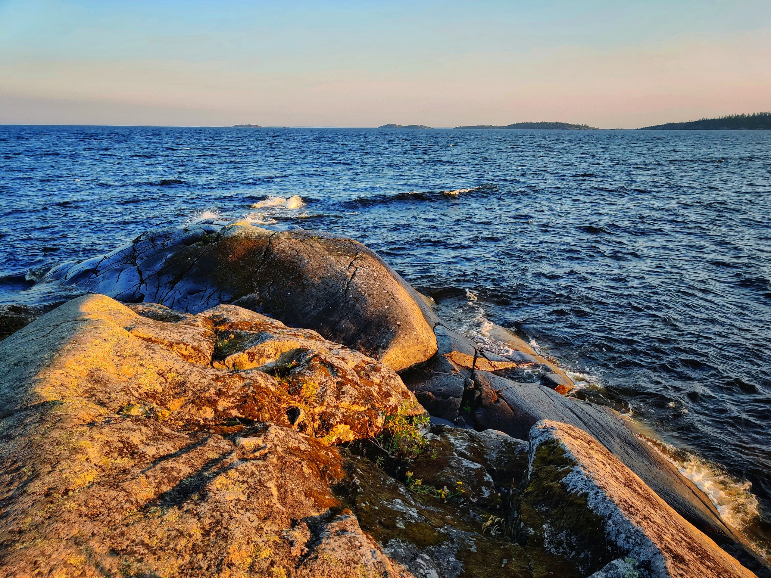 Путешествие по Карелии: Ладожские шхеры, закаты и дикая природа | Летние фото в августе