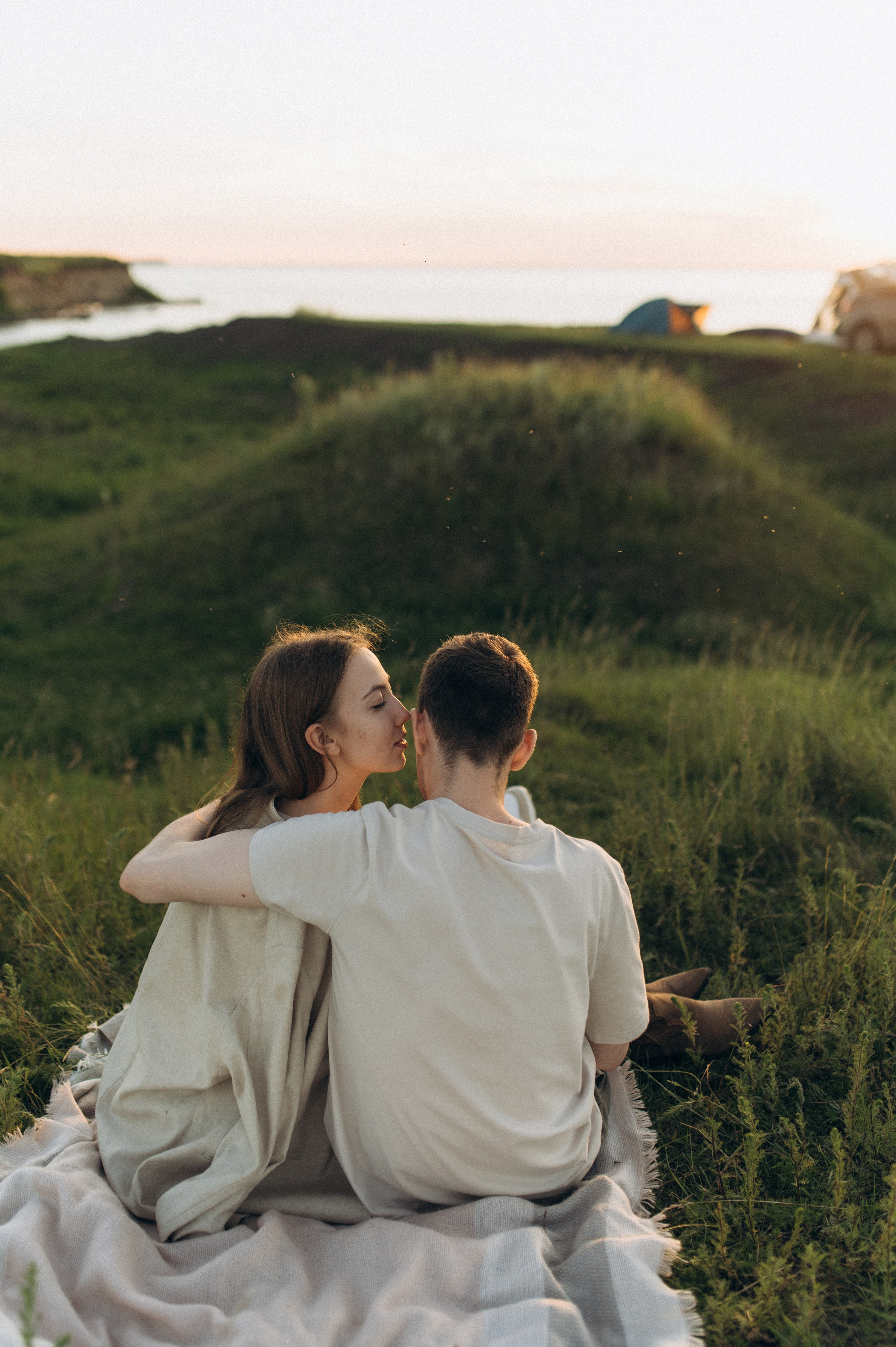 Фотосессия love story на берегу. Семейный фотограф в Новосибирске Женя Индрикова