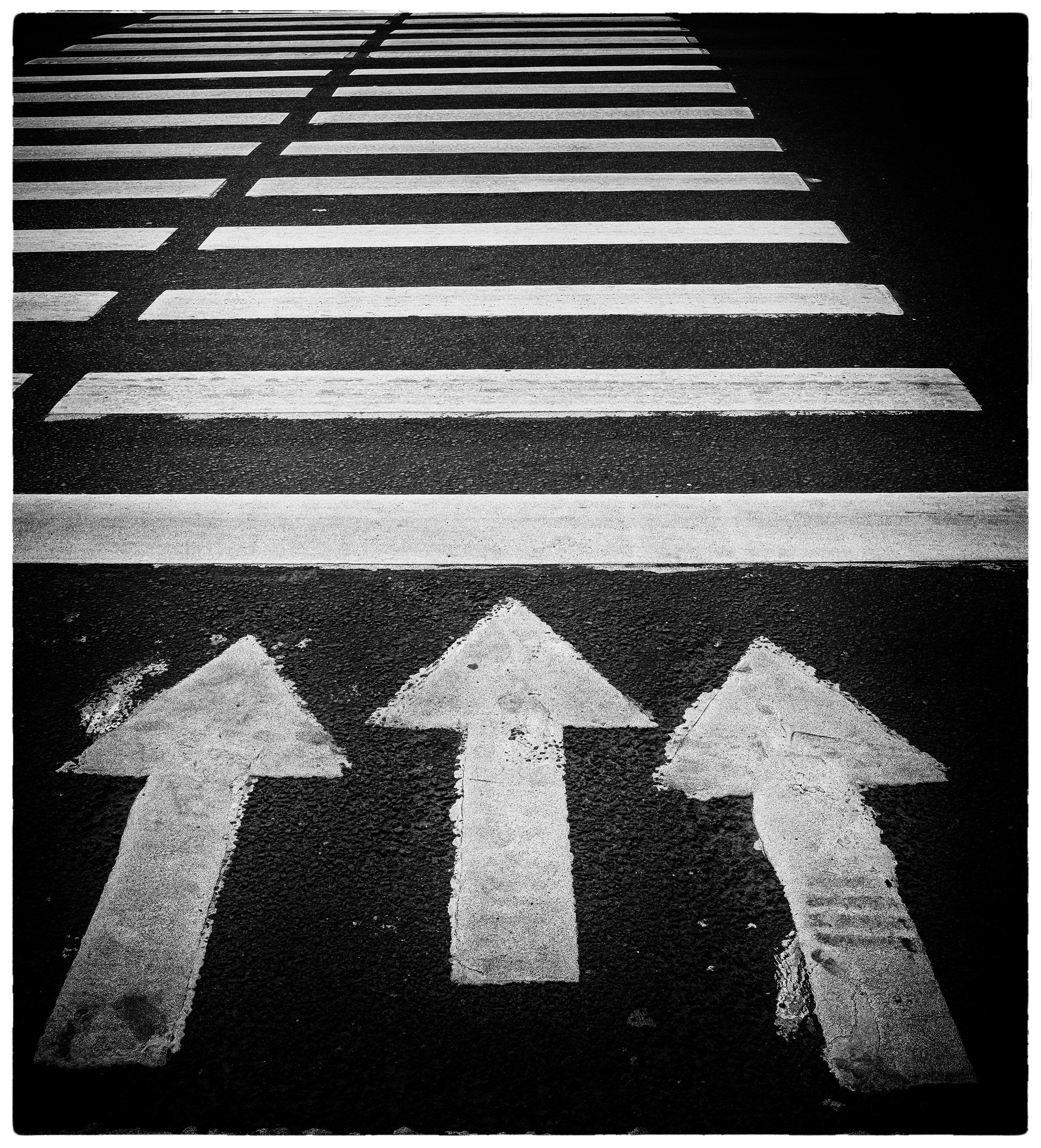 Фотографии сделанные на улицах городов. Профессиональный фотограф Игорь Пискарев в Москве. Студийная и выездная съёмка. Портретная и предметная съёмка. Авторская фотография