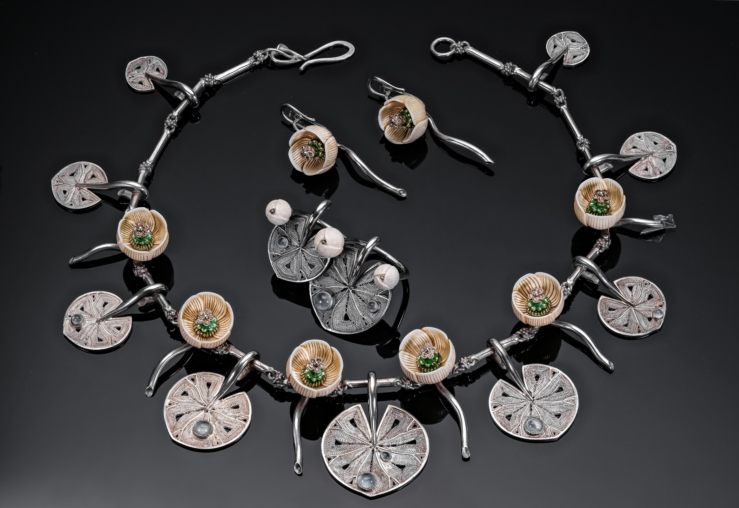 Рекламная эксклюзивная предметная фотосъёмка ювелирных изделий в Москве  тел +7 966-003-13-07. Высококачественная профессиональная рекламная фотосъёмка ювелирных украшений, драгоценных камней в Москве. Обучение, консультация