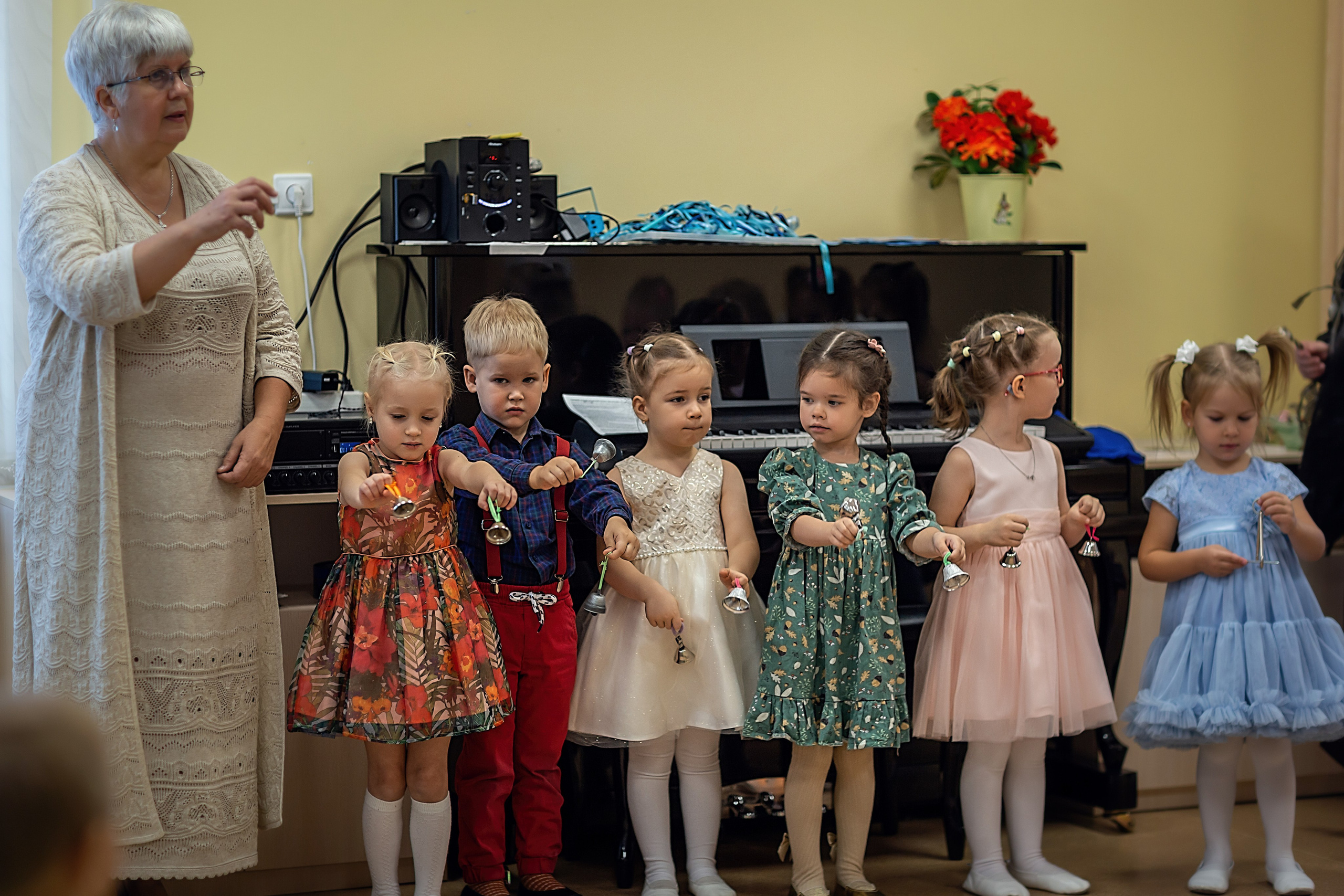 Волшебный зонтик осени_2023 год. Семейный фотограф в Санкт-Петербурге