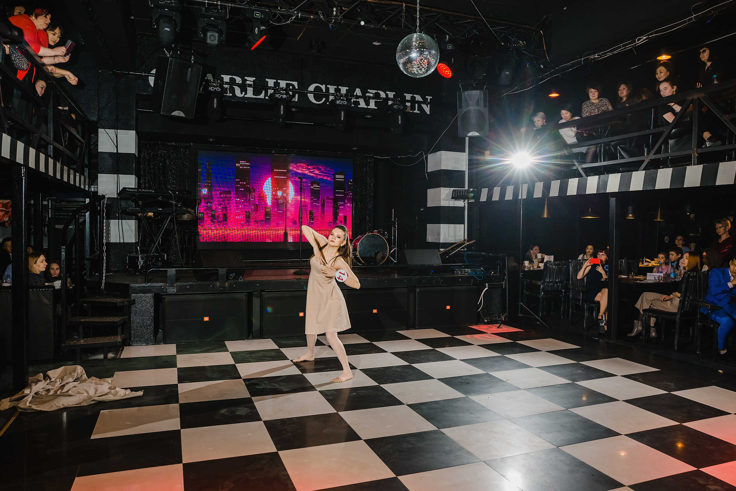 Шоу Талантов Миссис Бурятия. Фотограф и видеограф в Улан-Удэ: Аюна Габагуева и Артём Шаханов