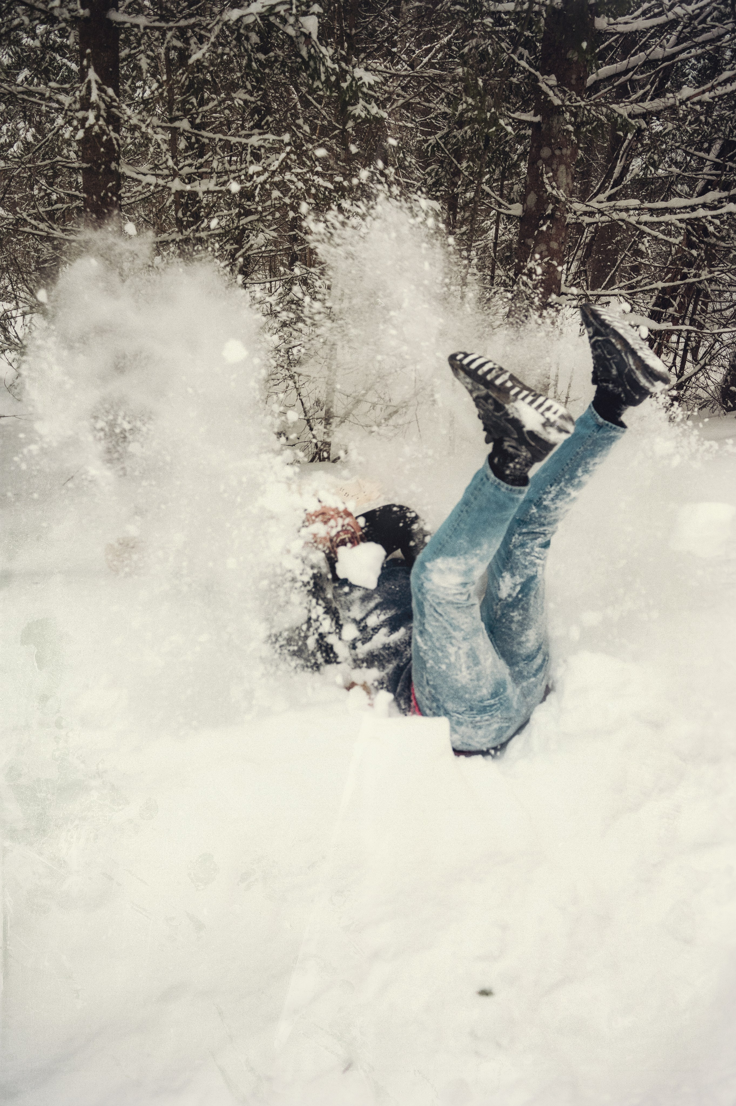 В зимнем лесу. Фотограф Крещение Венчание Москва
