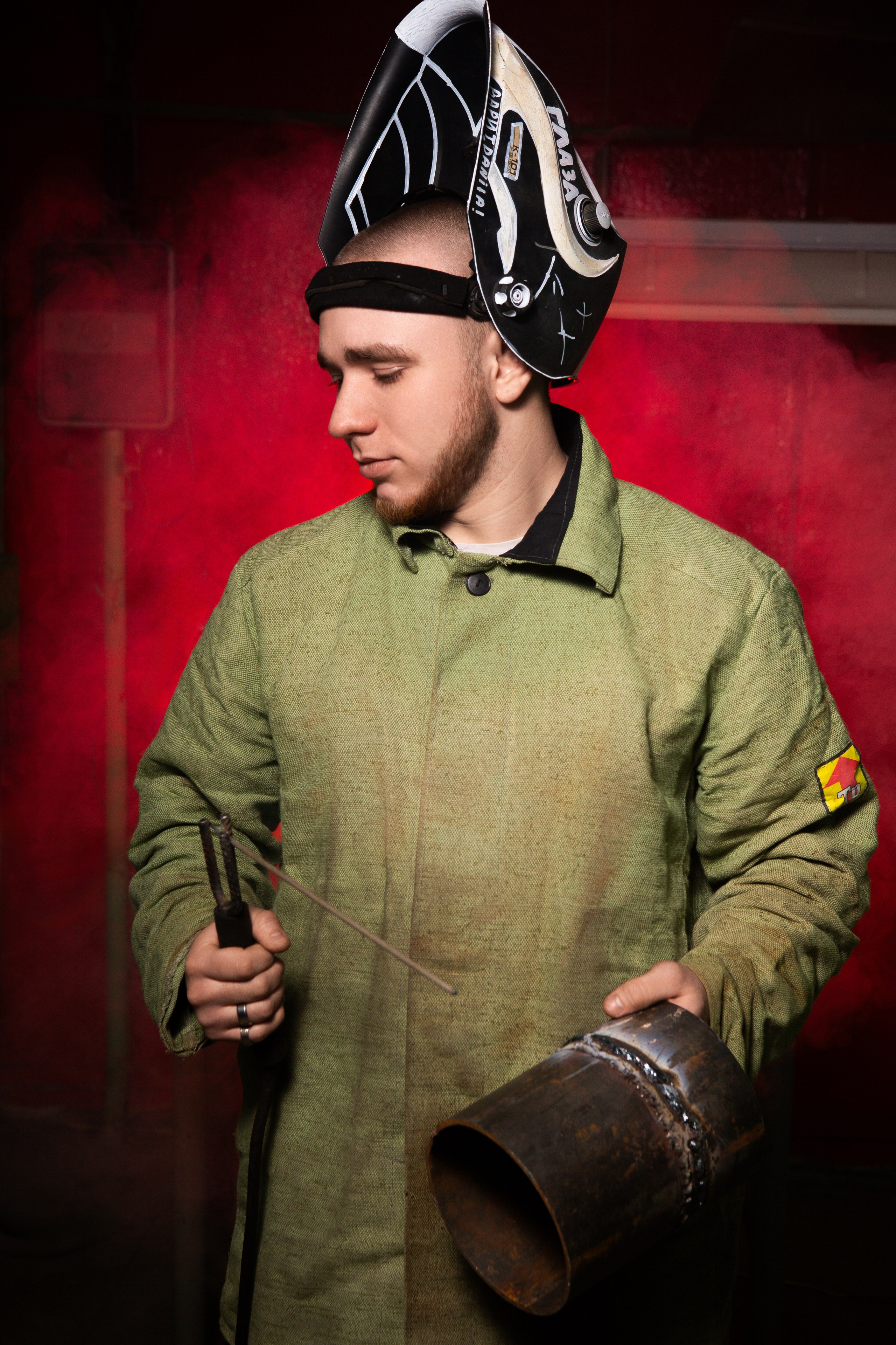 Портретная Фотосессия в Цеху для Выпускников Сварщиков | Твой Альбом Мценск. ТВОЙ АЛЬБОМ / ТВОИ ПРАВИЛА