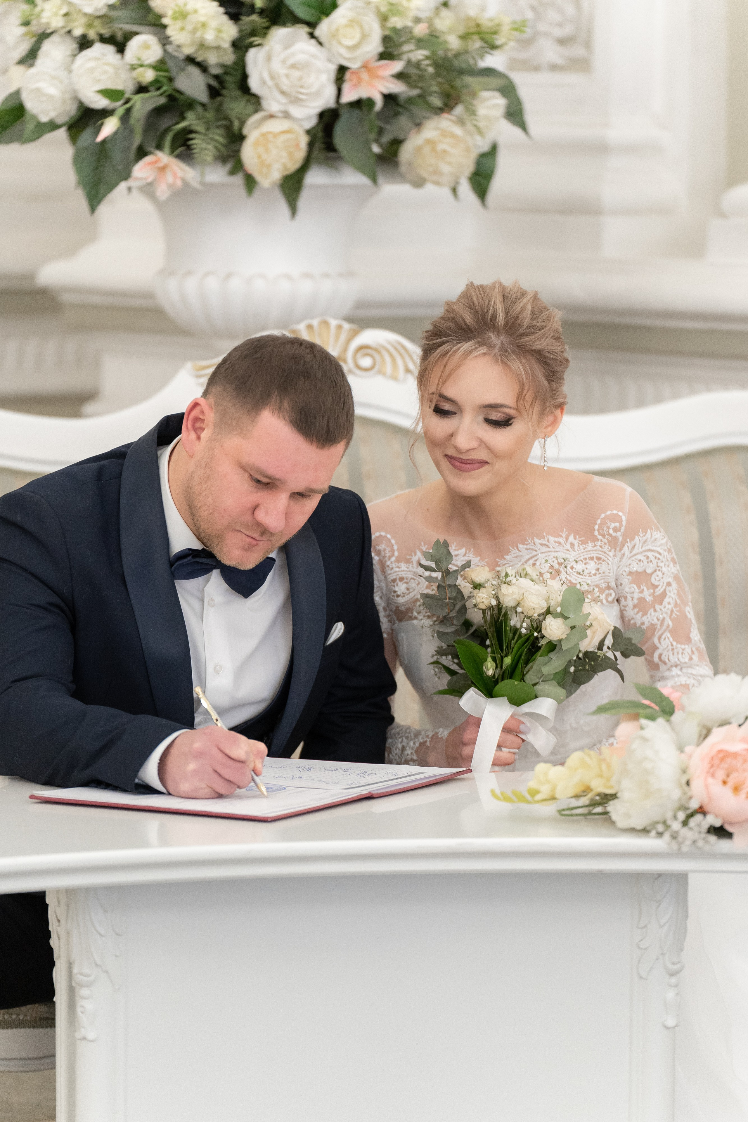 Свадебная фотосессия зимой в Санкт-Петербурге. Свадебный фотограф Александр Невский в Санкт-Петербурге