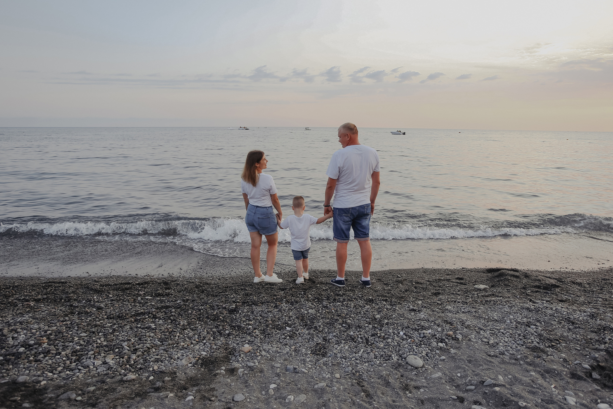 Динара. Милана Довгаль - семейный фотограф и видеограф  в Адлере и Сочи