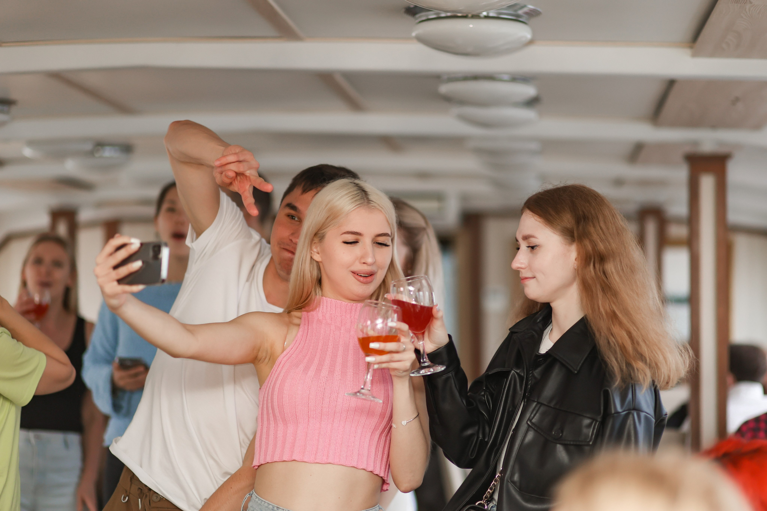 Gravity Project круизы. Репортажный и портретный фотограф в Санктпетербурге. Видиосъемка мероприятий в Санкт-Петербурге