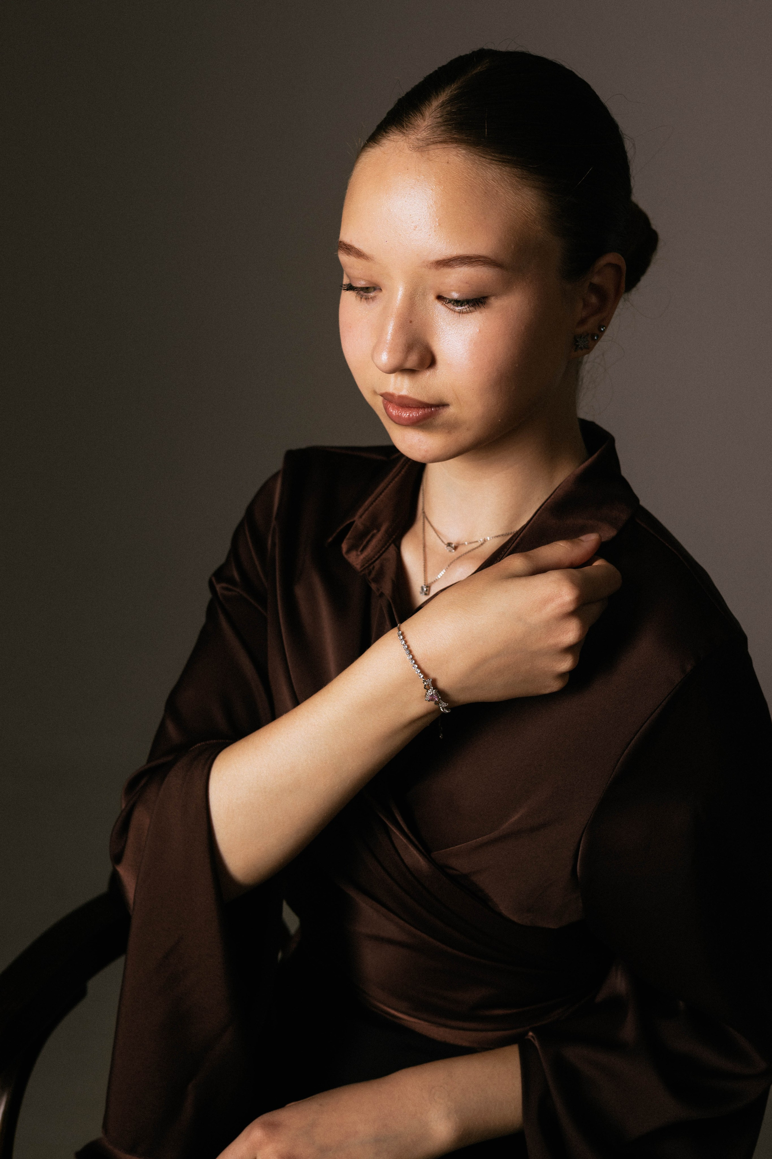 Портретная фотосессия в Алматы — индивидуальный портрет в студии. Фотограф Алматы