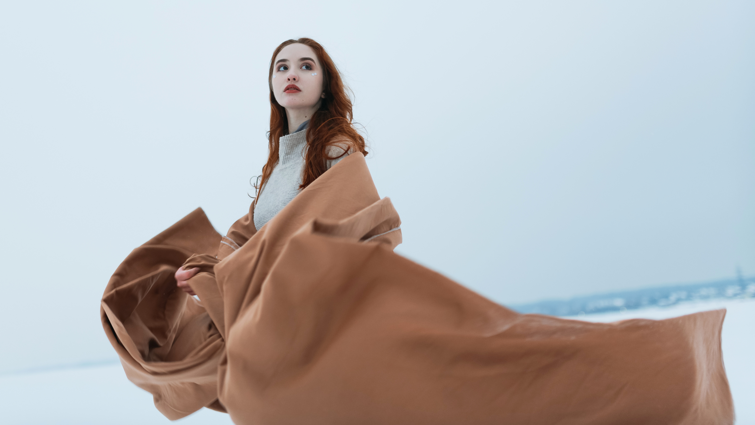 В мечтах апрель. Komonev