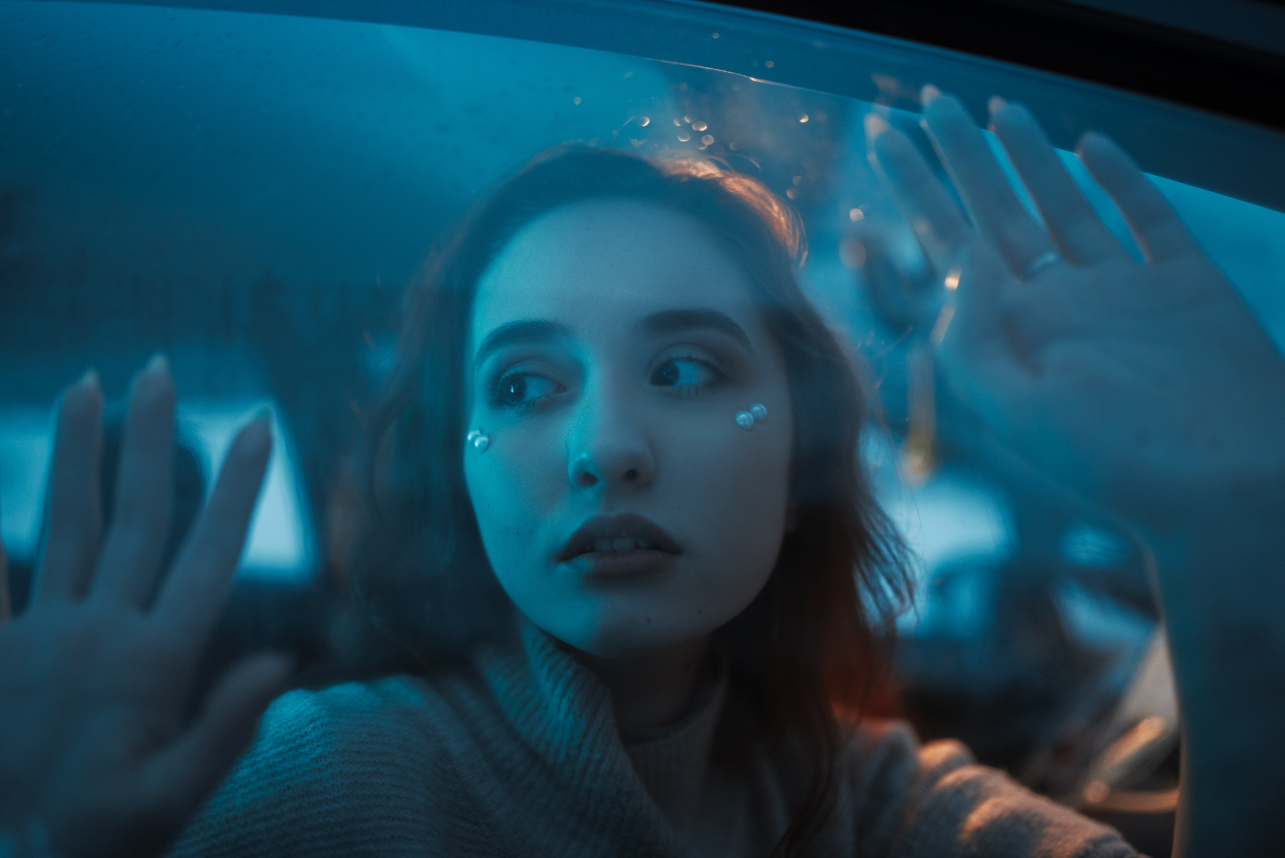 В мечтах апрель. Komonev