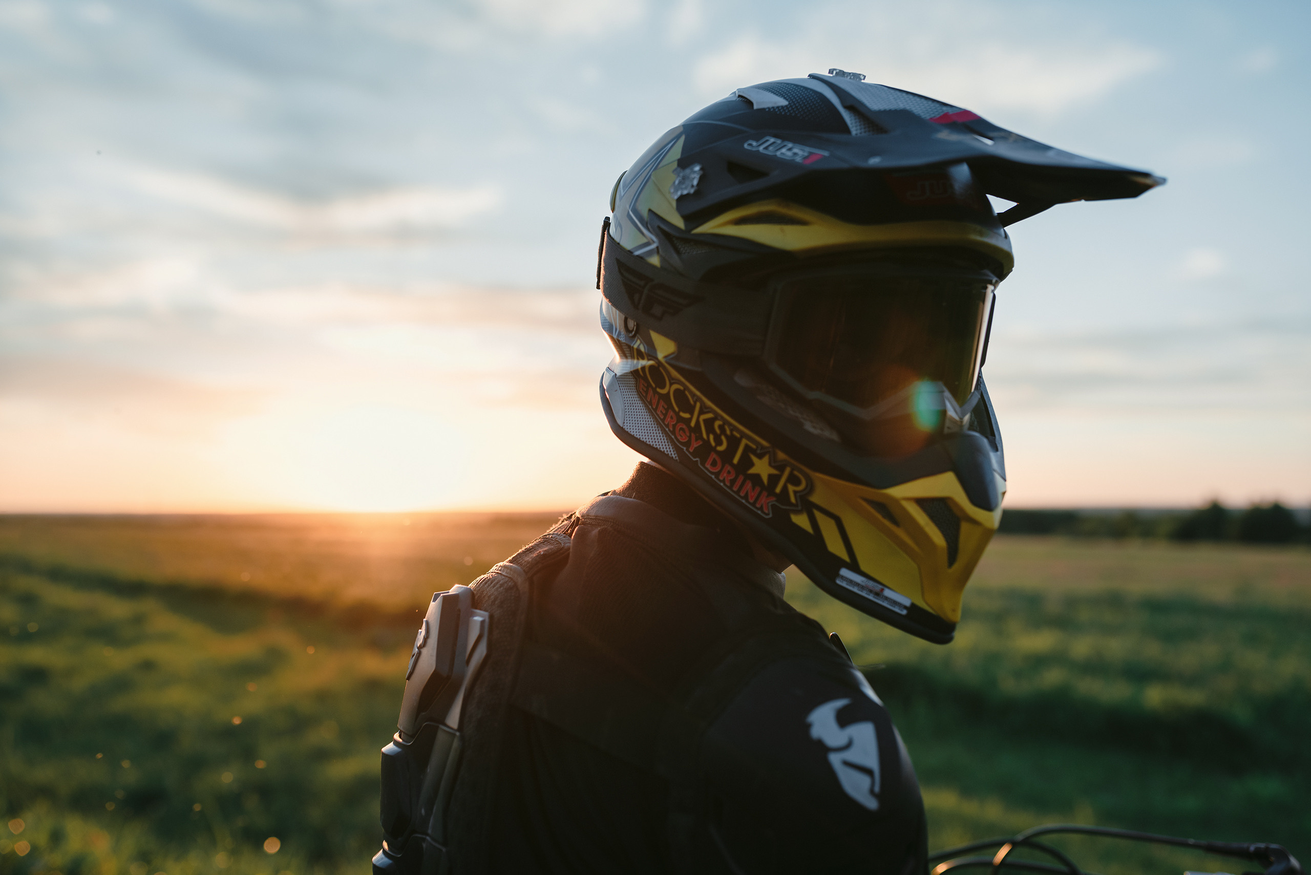 Посреди пастельных тонов. Komonev