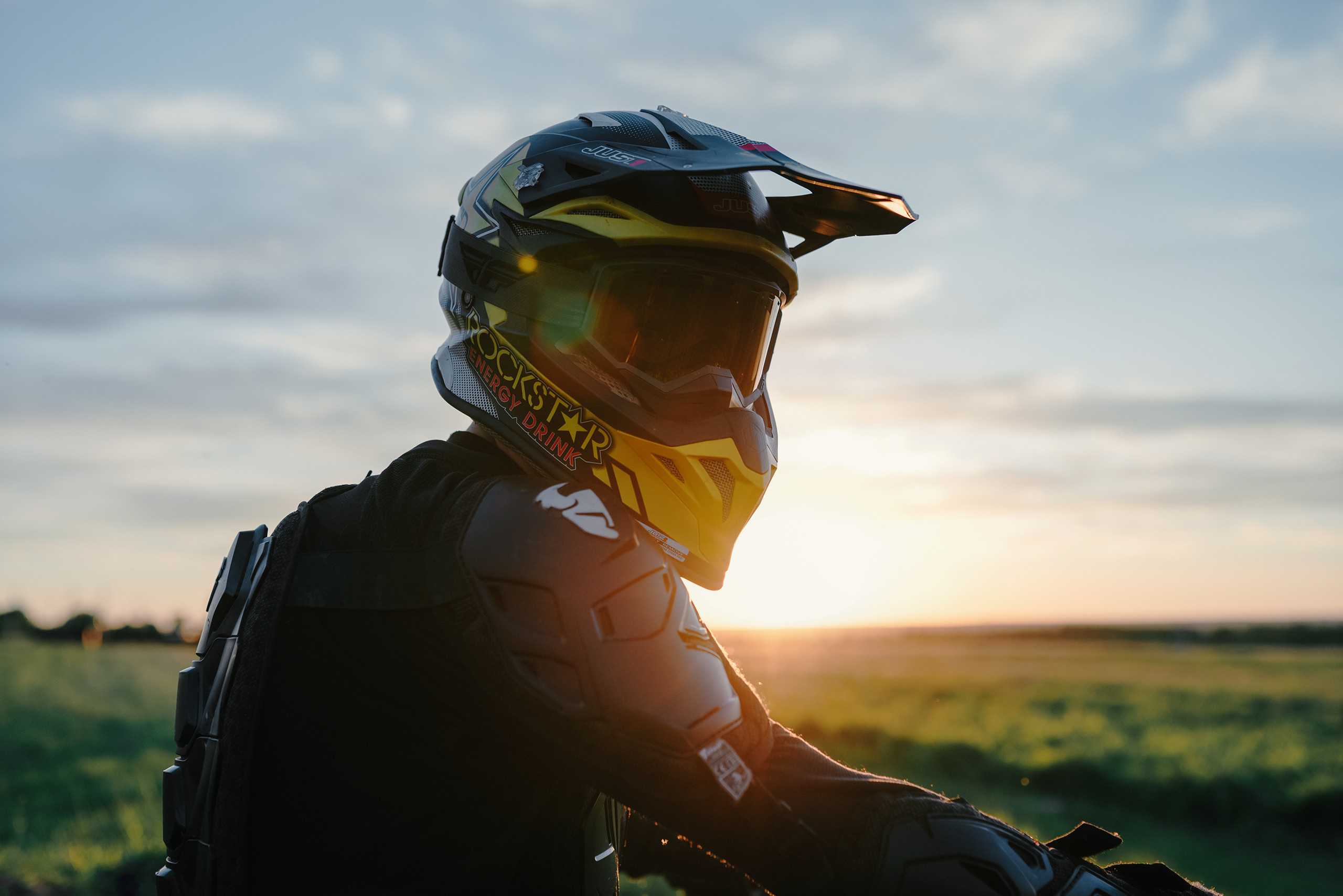 Посреди пастельных тонов. Komonev