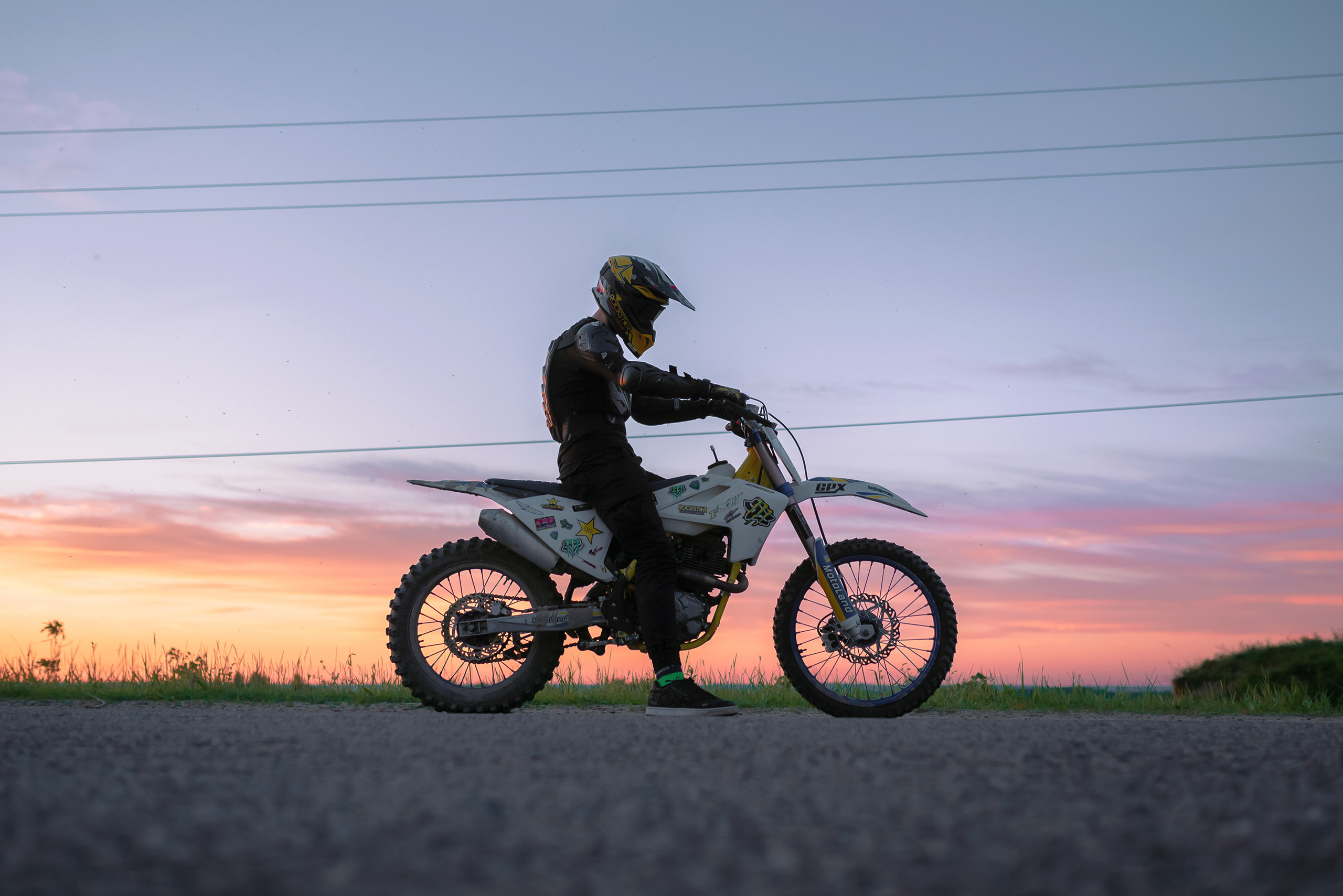 Посреди пастельных тонов. Komonev