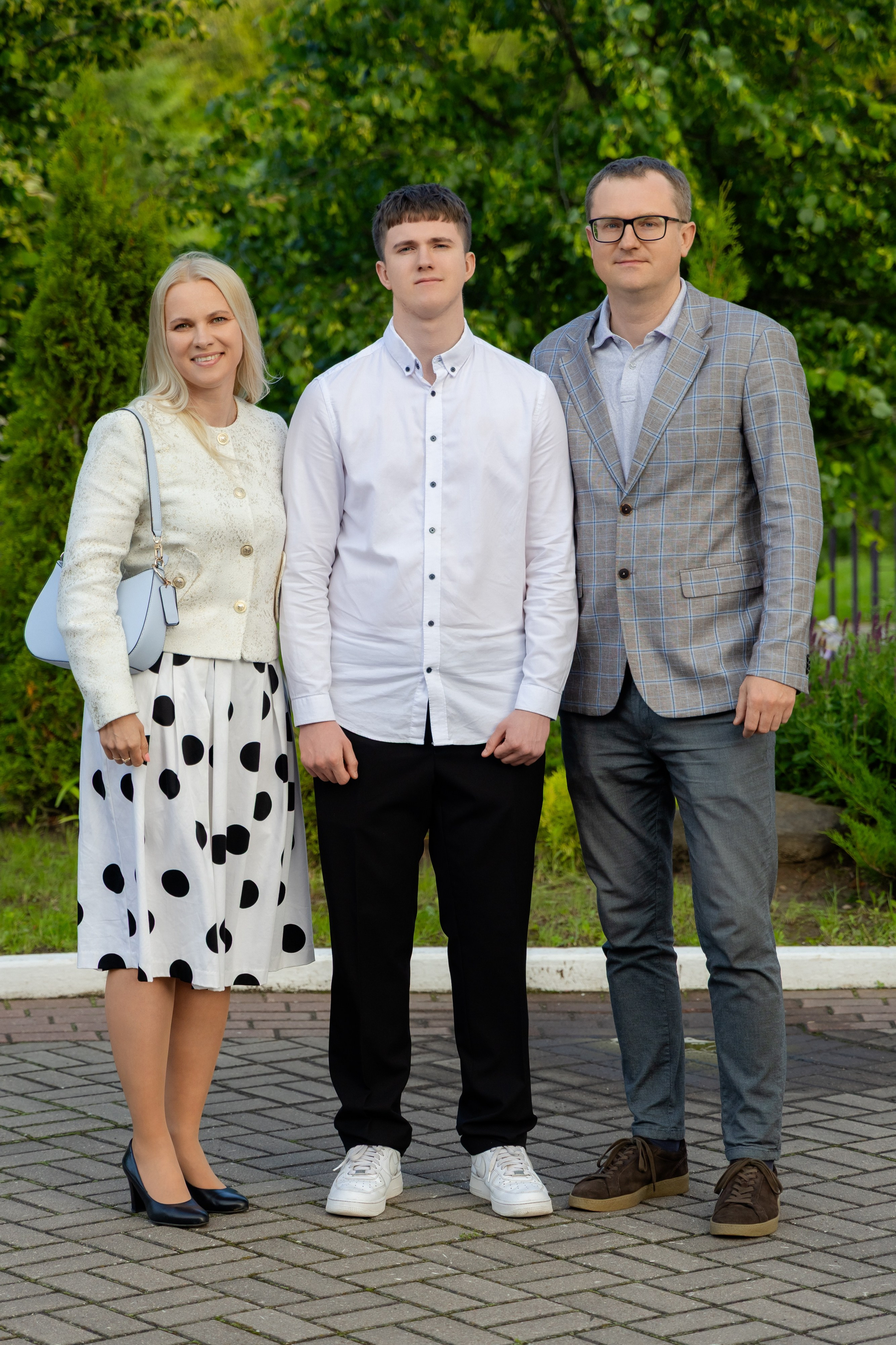 Школьный выпускной 2025 год в Минске, Беларуси. Свадебный фотограф в Минске/Беларуси Сергей Спиридонов