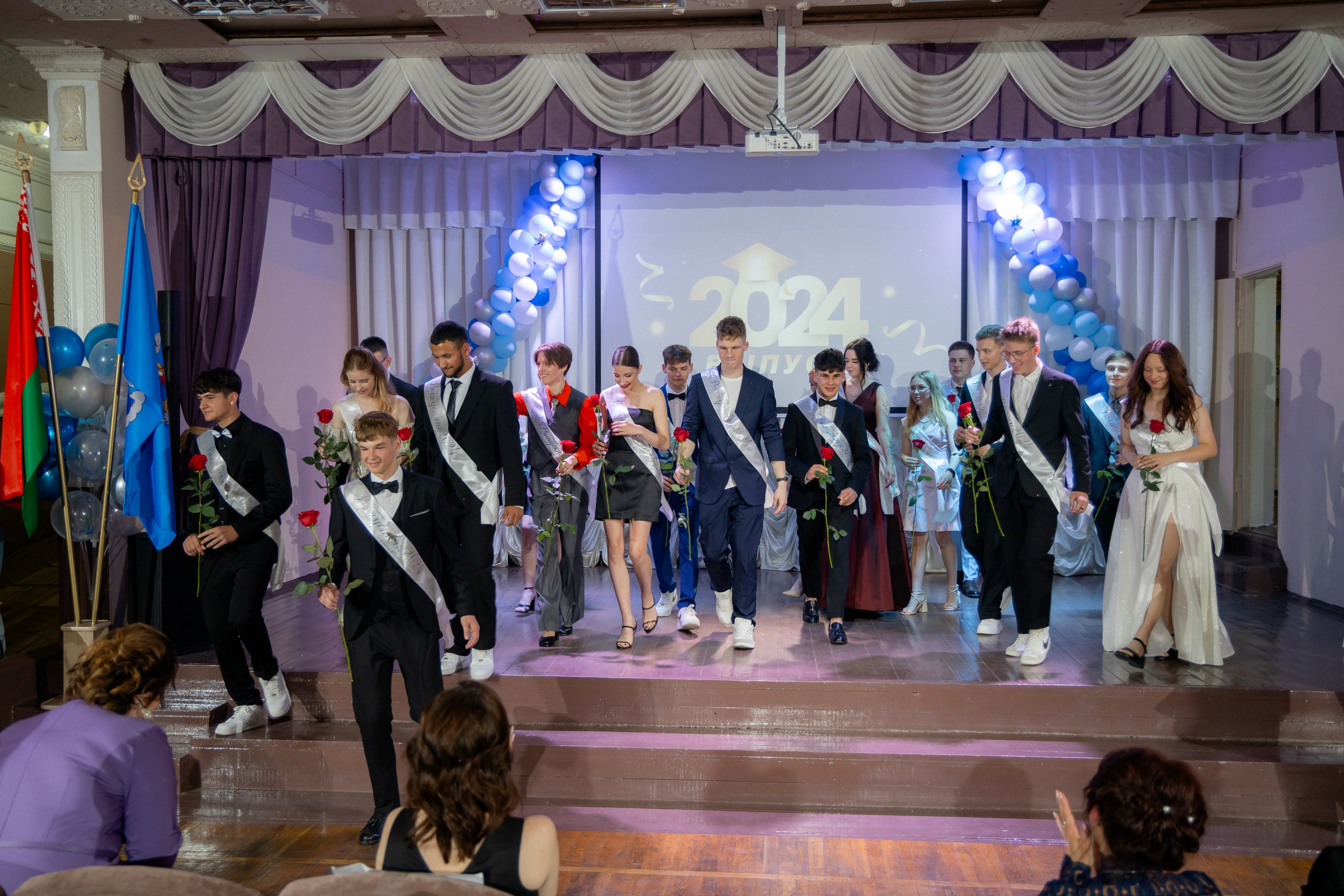 Школьный выпускной 2024 год в Соколе (Минск). Свадебный фотограф в Минске/Беларуси Сергей Спиридонов