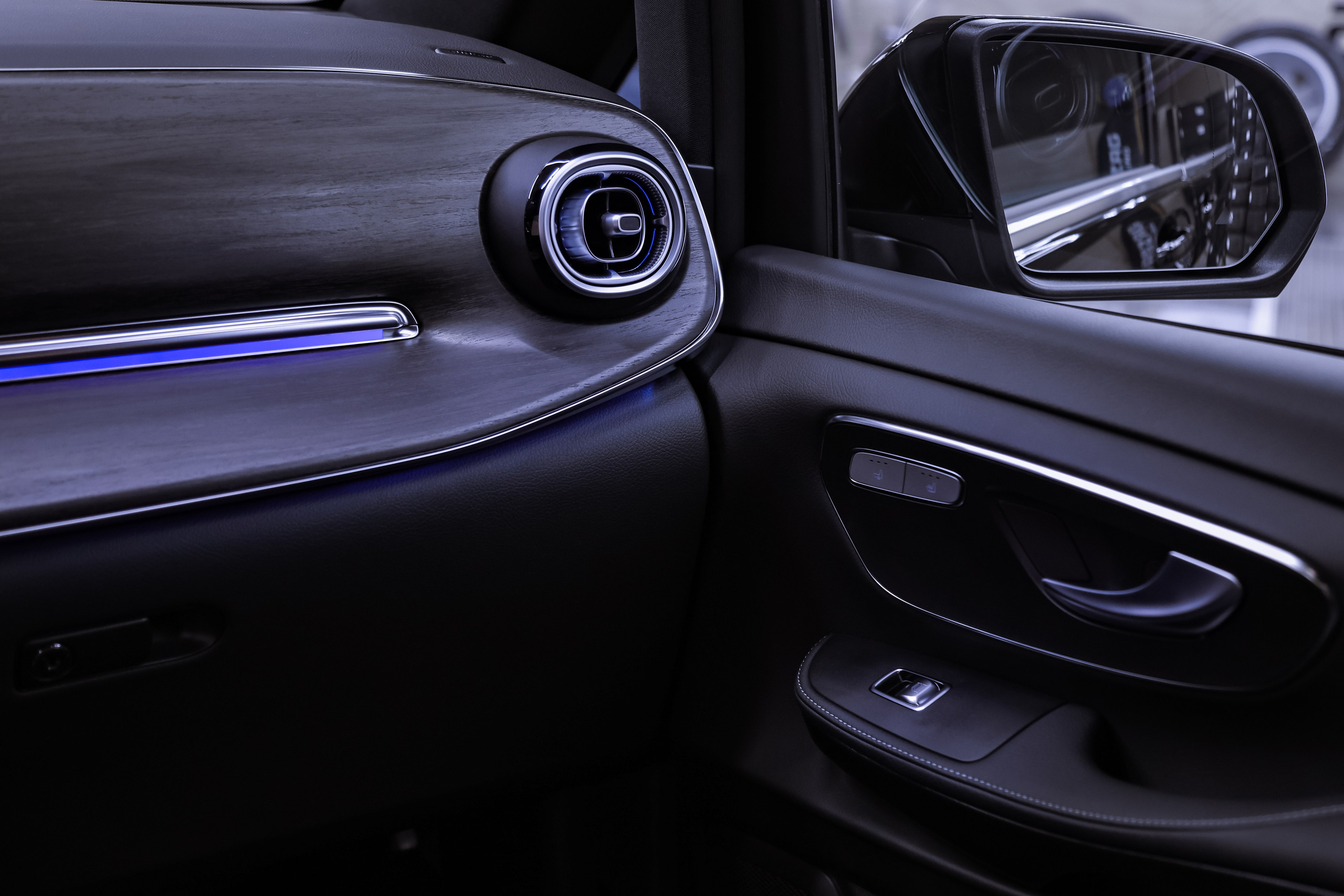 2024 MERCEDES BENZ V 300 d 4MATIC. Mixturecaptures