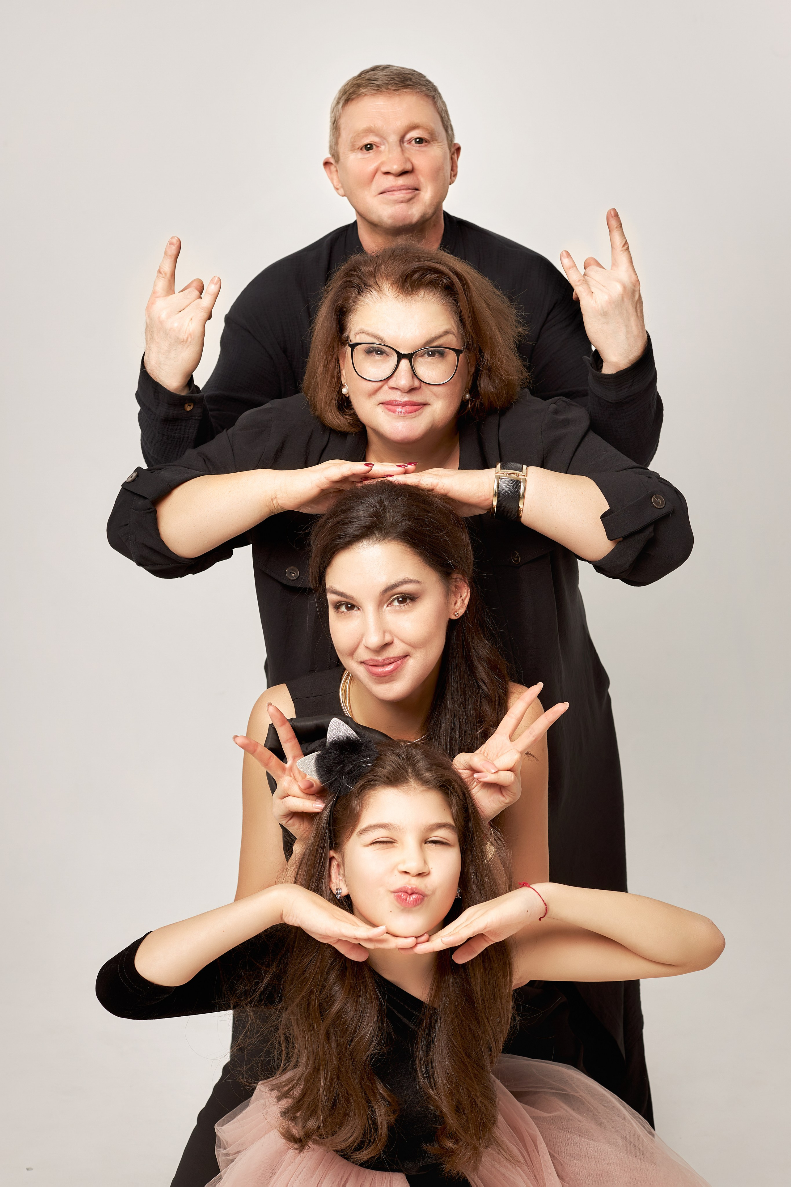 Семейная в студии. Фотограф в городе Ростов-на-Дону Лариса Черных