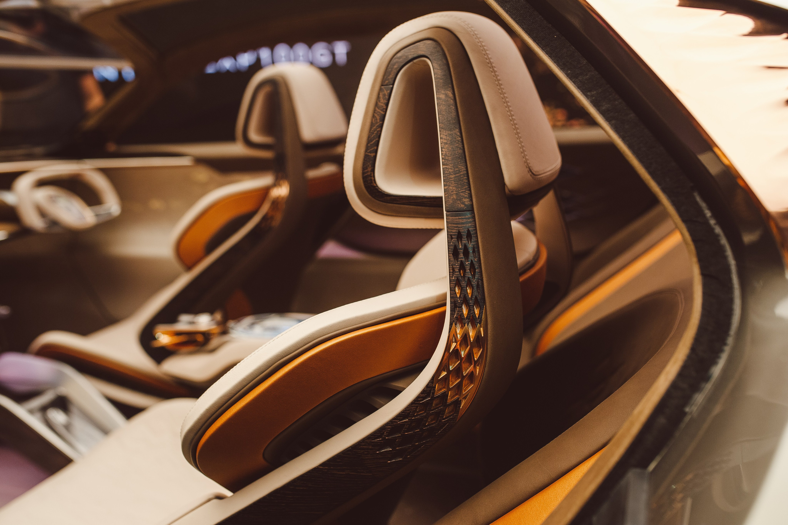 Премьера Bentley100EXP, Кру Великобритания. Репортажный фотограф Андрей Бузин